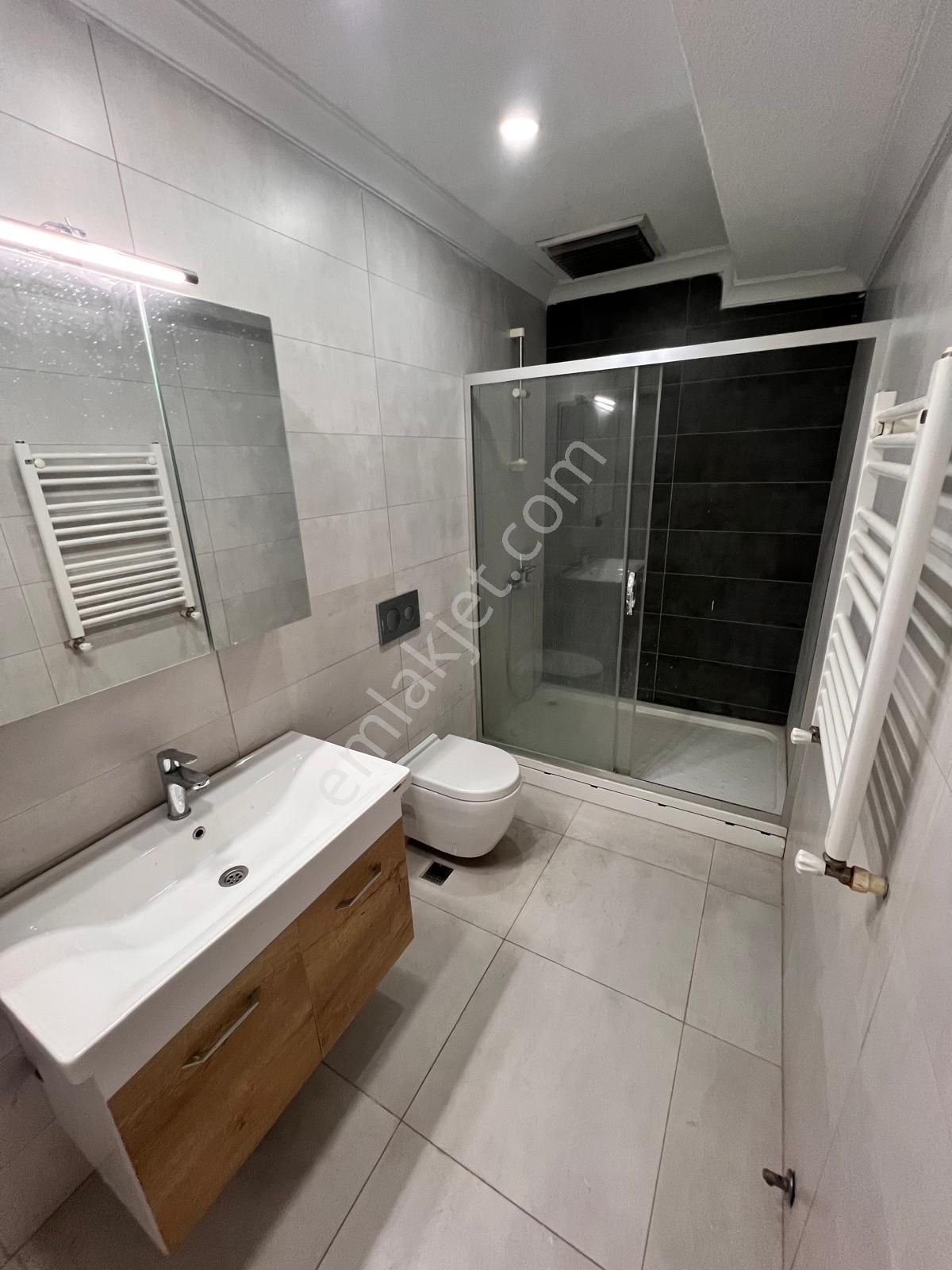 Kaçmaz'dan Cevizlide Minibüs Yolunun Dibinde Lüx Tasarlanmış 3+1 - Görsel 32