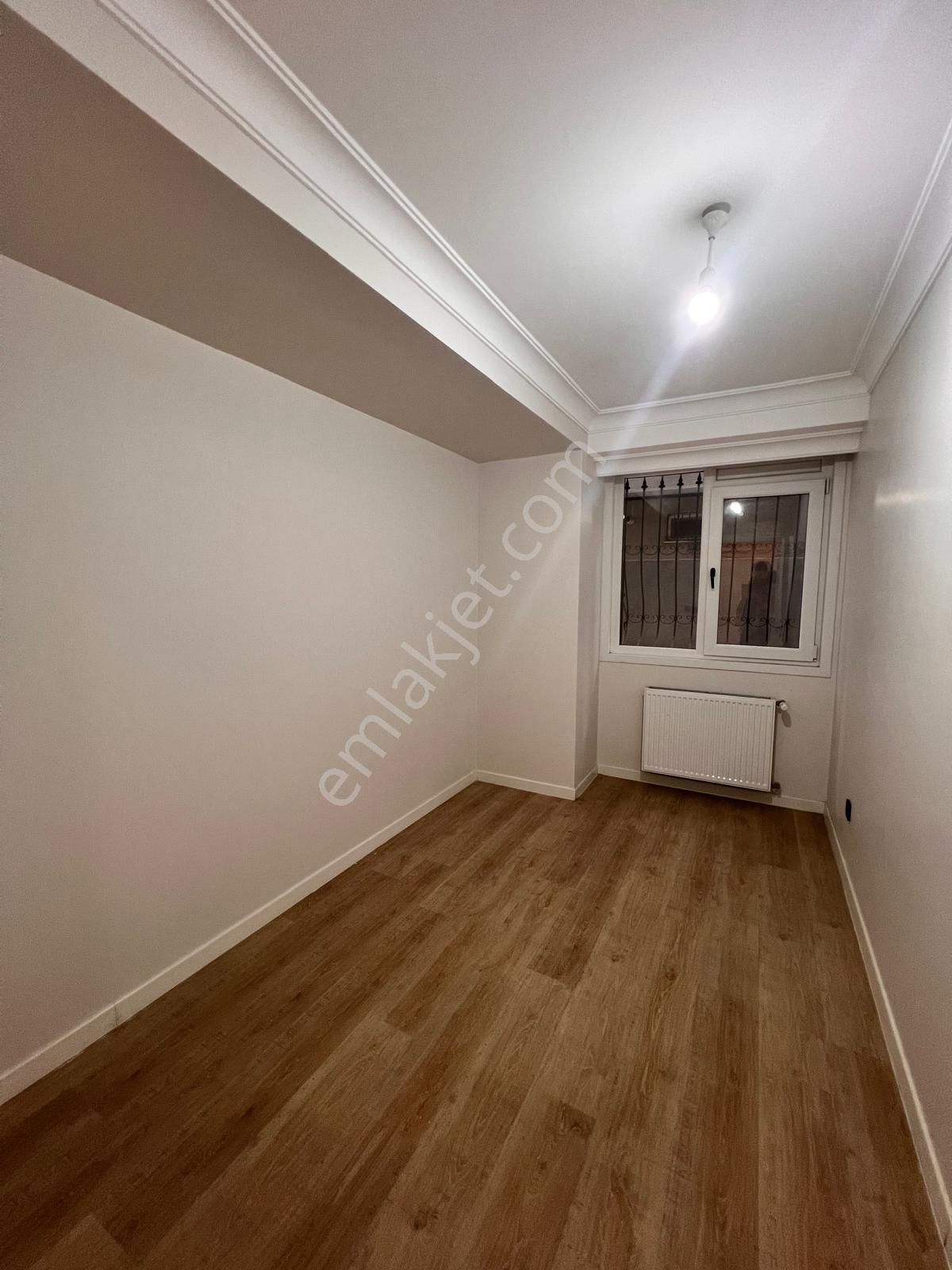 Kaçmaz'dan Cevizlide Minibüs Yolunun Dibinde Lüx Tasarlanmış 3+1 - Görsel 13