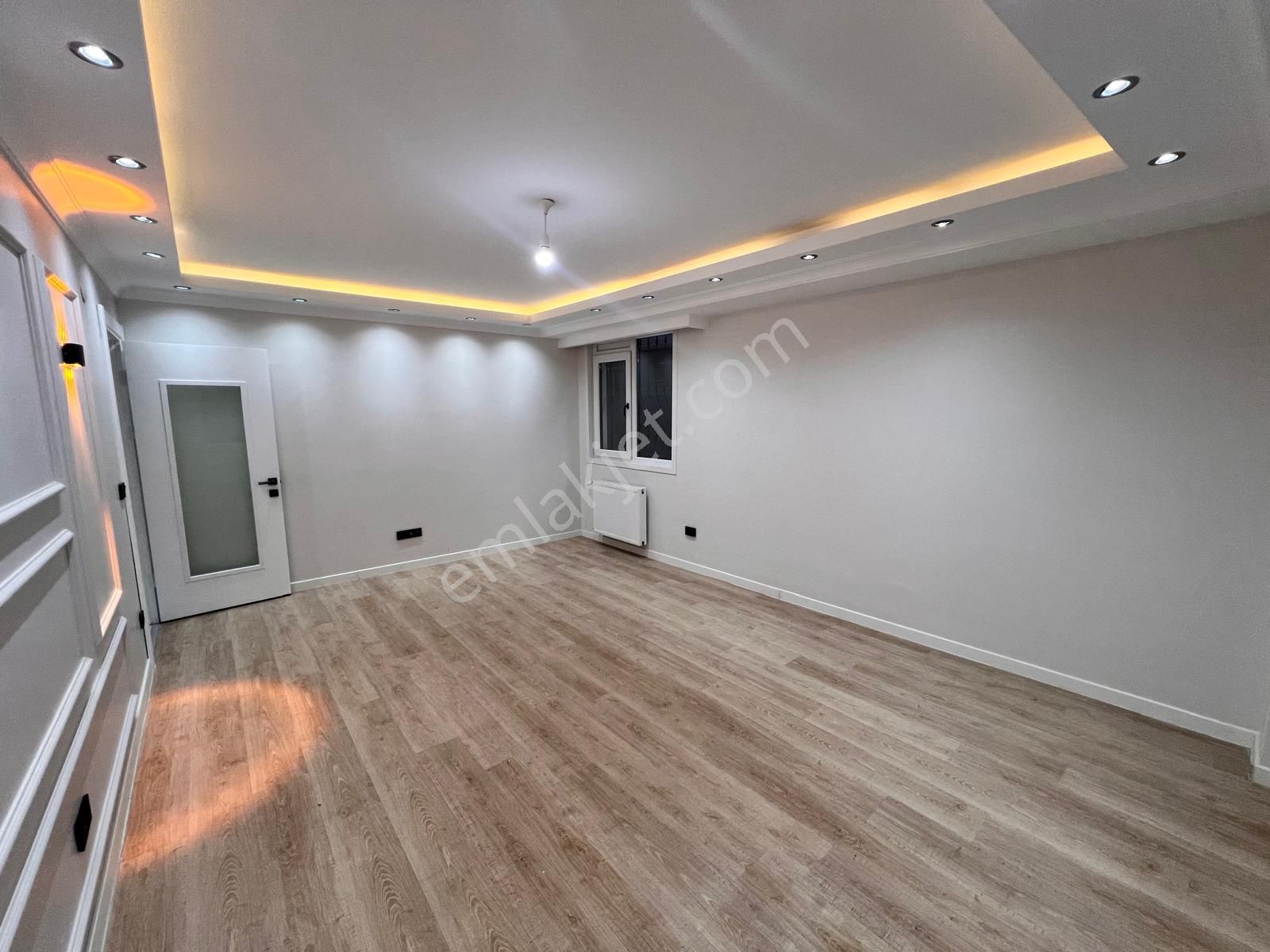 Kaçmaz'dan Cevizlide Minibüs Yolunun Dibinde Lüx Tasarlanmış 3+1 - Görsel 10