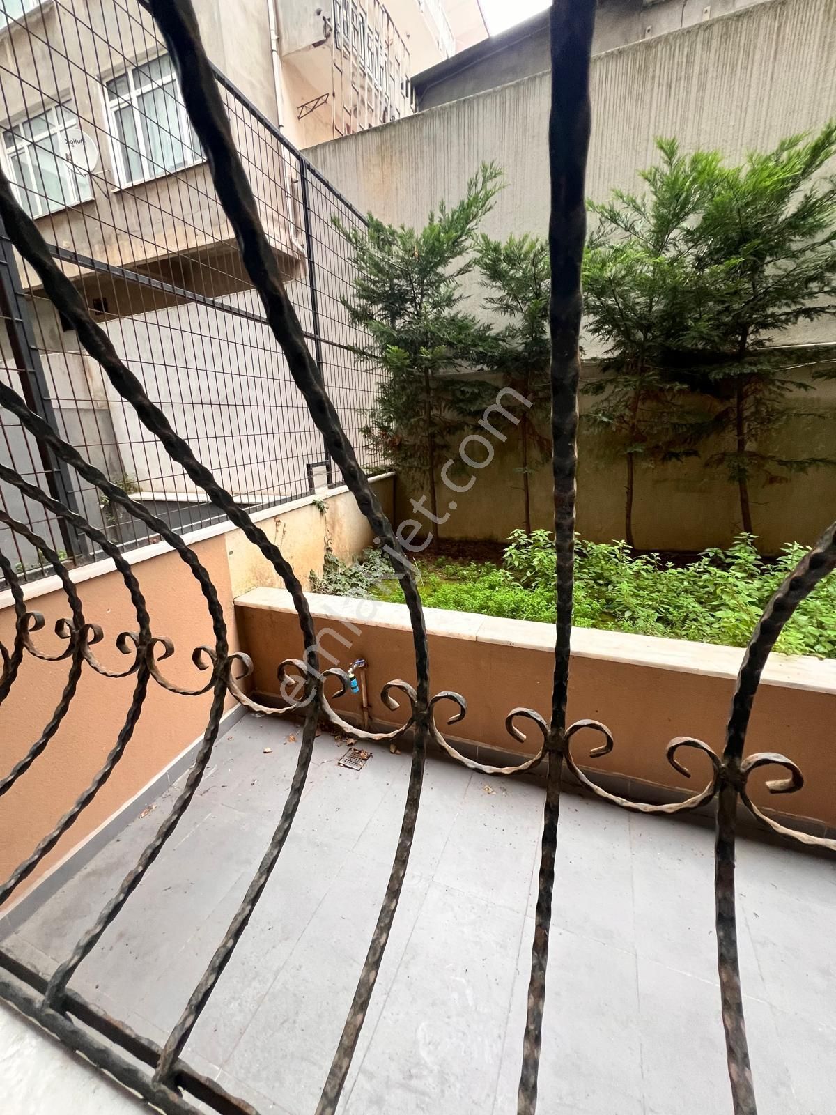 Kaçmaz'dan Cevizlide Minibüs Yolunun Dibinde Lüx Tasarlanmış 3+1 - Görsel 18