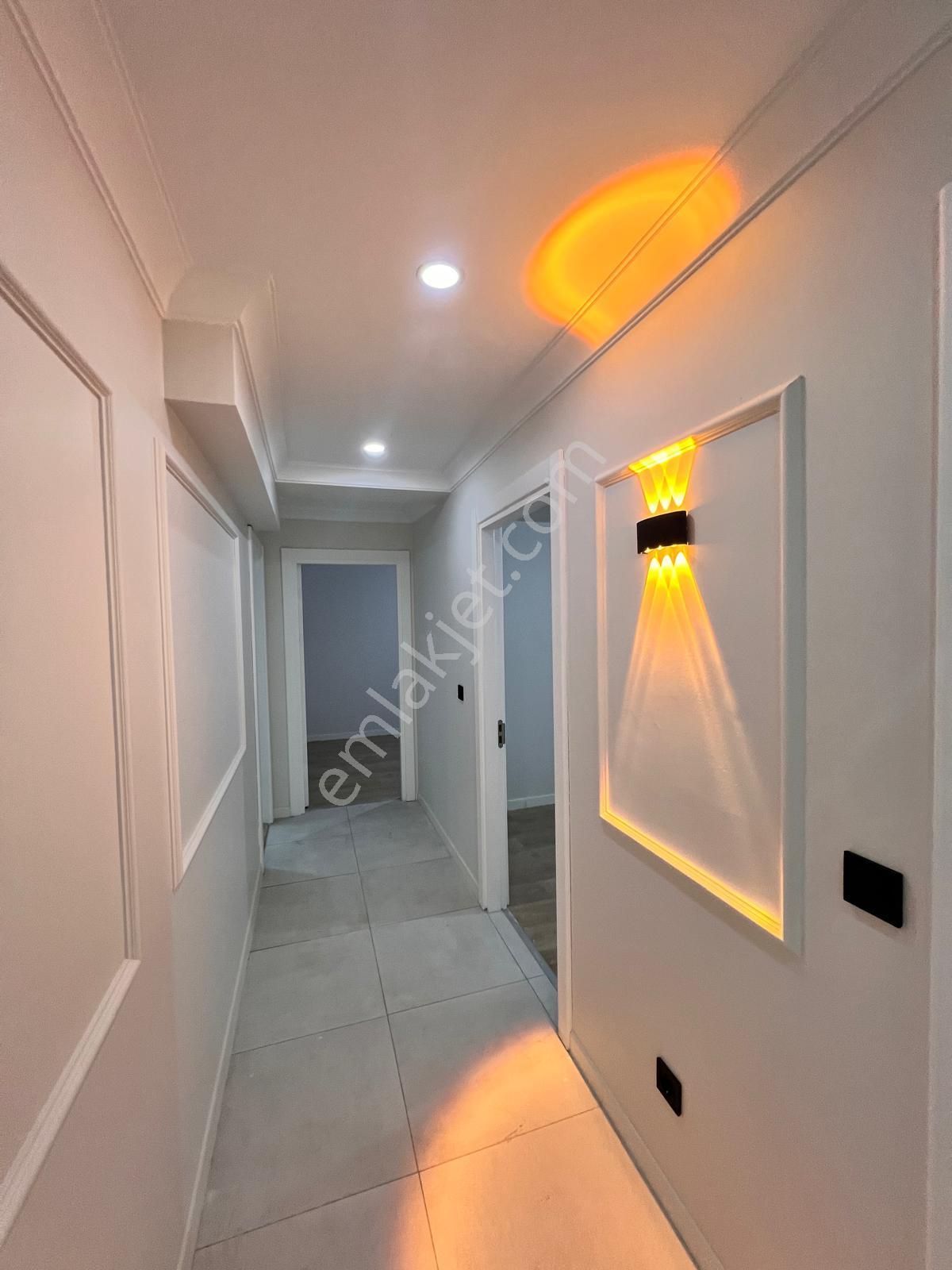 Kaçmaz'dan Cevizlide Minibüs Yolunun Dibinde Lüx Tasarlanmış 3+1 - Görsel 27