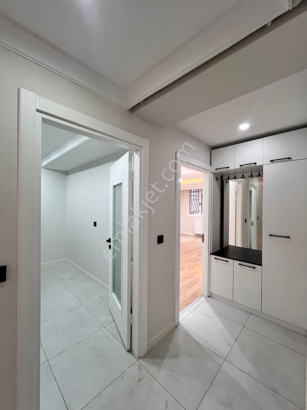 Kaçmaz'dan Cevizlide Minibüs Yolunun Dibinde Lüx Tasarlanmış 3+1 - Görsel 24