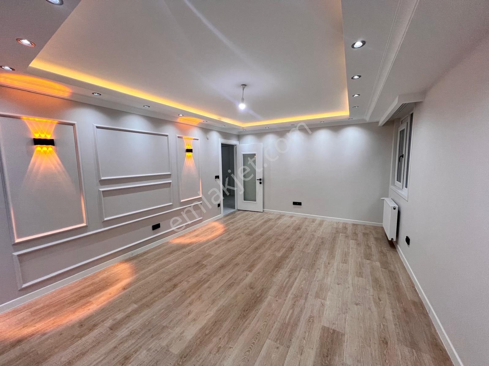 Kaçmaz'dan Cevizlide Minibüs Yolunun Dibinde Lüx Tasarlanmış 3+1 - Görsel 7