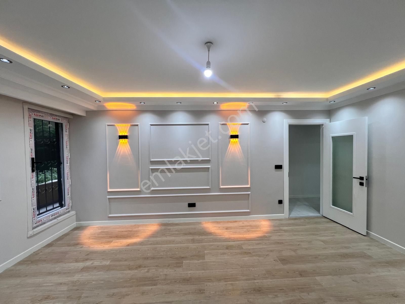 Kaçmaz'dan Cevizlide Minibüs Yolunun Dibinde Lüx Tasarlanmış 3+1 - Görsel 9