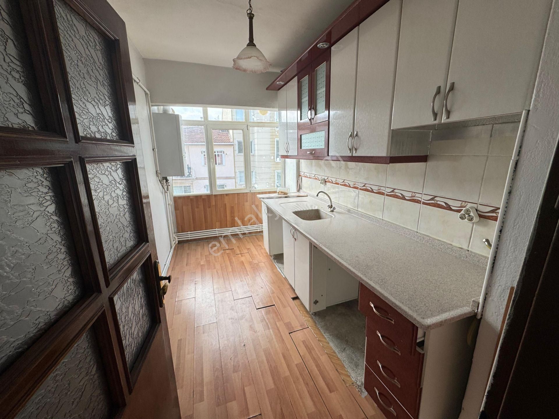 İstasyon Mahallesinde 3+1 2.ara Katta Fırsat Daire!