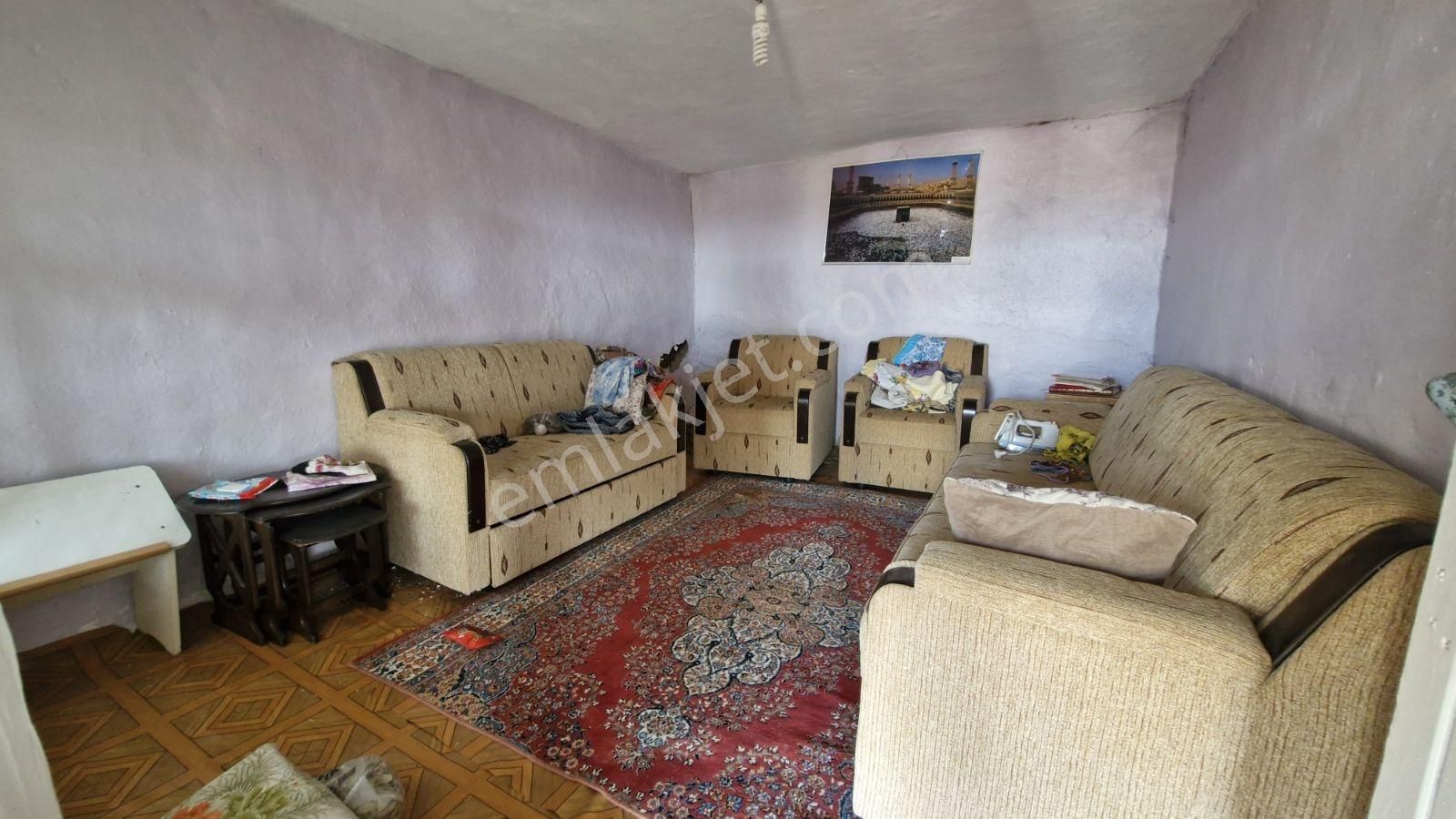 Kemalpaşa Yeşilyurt Köyünde Satılık Müstakil Ev 291 M² Bahçesi - Görsel 6
