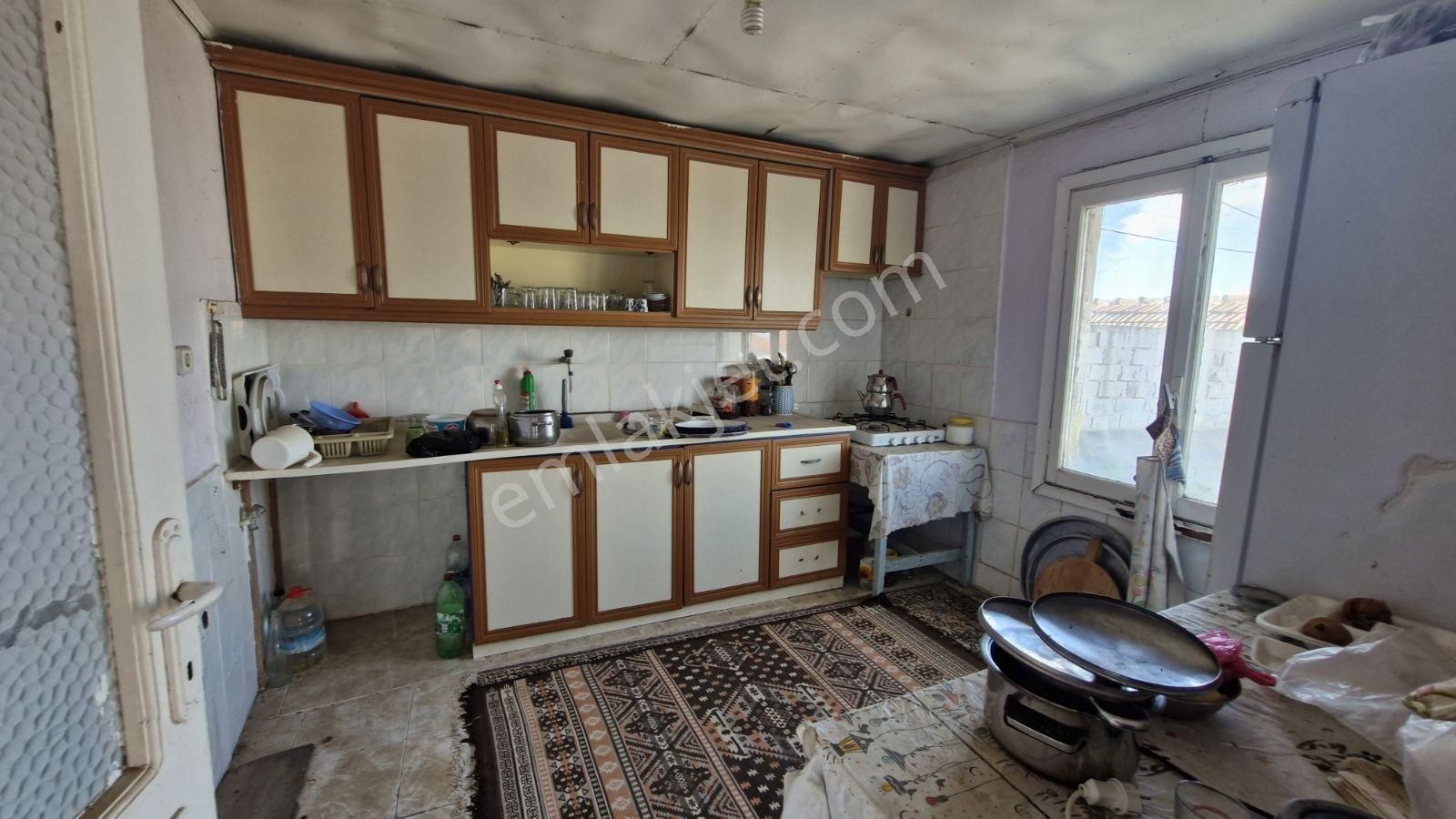Kemalpaşa Yeşilyurt Köyünde Satılık Müstakil Ev 291 M² Bahçesi - Görsel 5