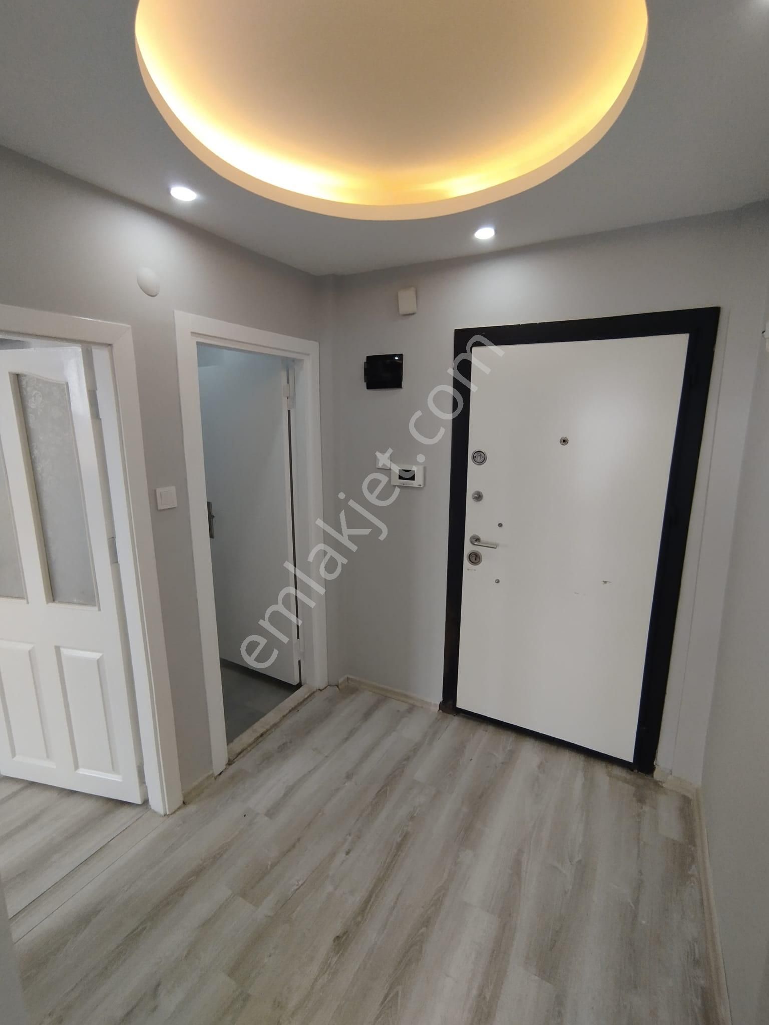 Hastaneler Kavşağına Yakın Sitede 3+1 Kapalı Mutfaklı Ekstralı Cazip Daire - Görsel 6