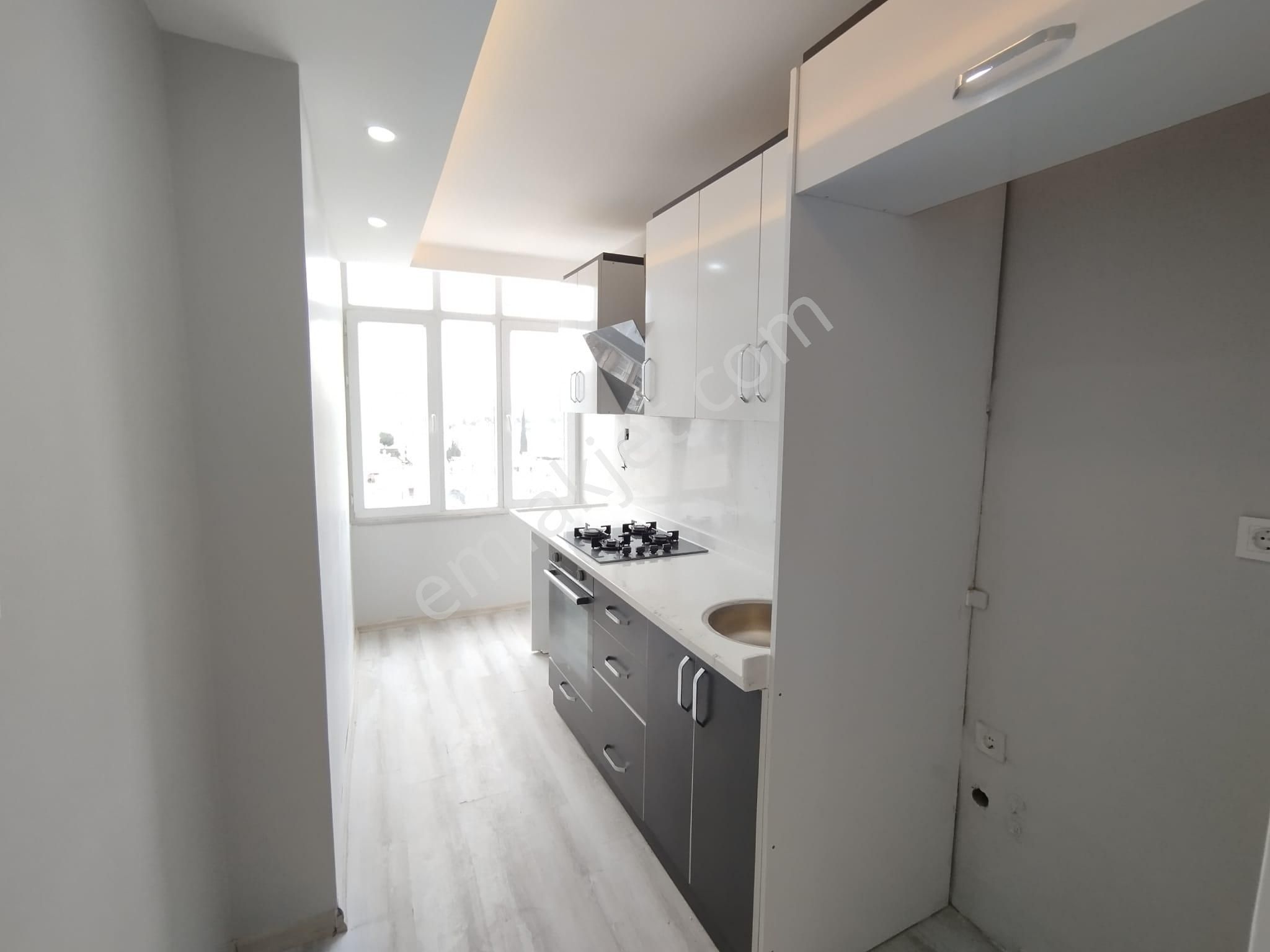 Hastaneler Kavşağına Yakın Sitede 3+1 Kapalı Mutfaklı Ekstralı Cazip Daire - Görsel 12