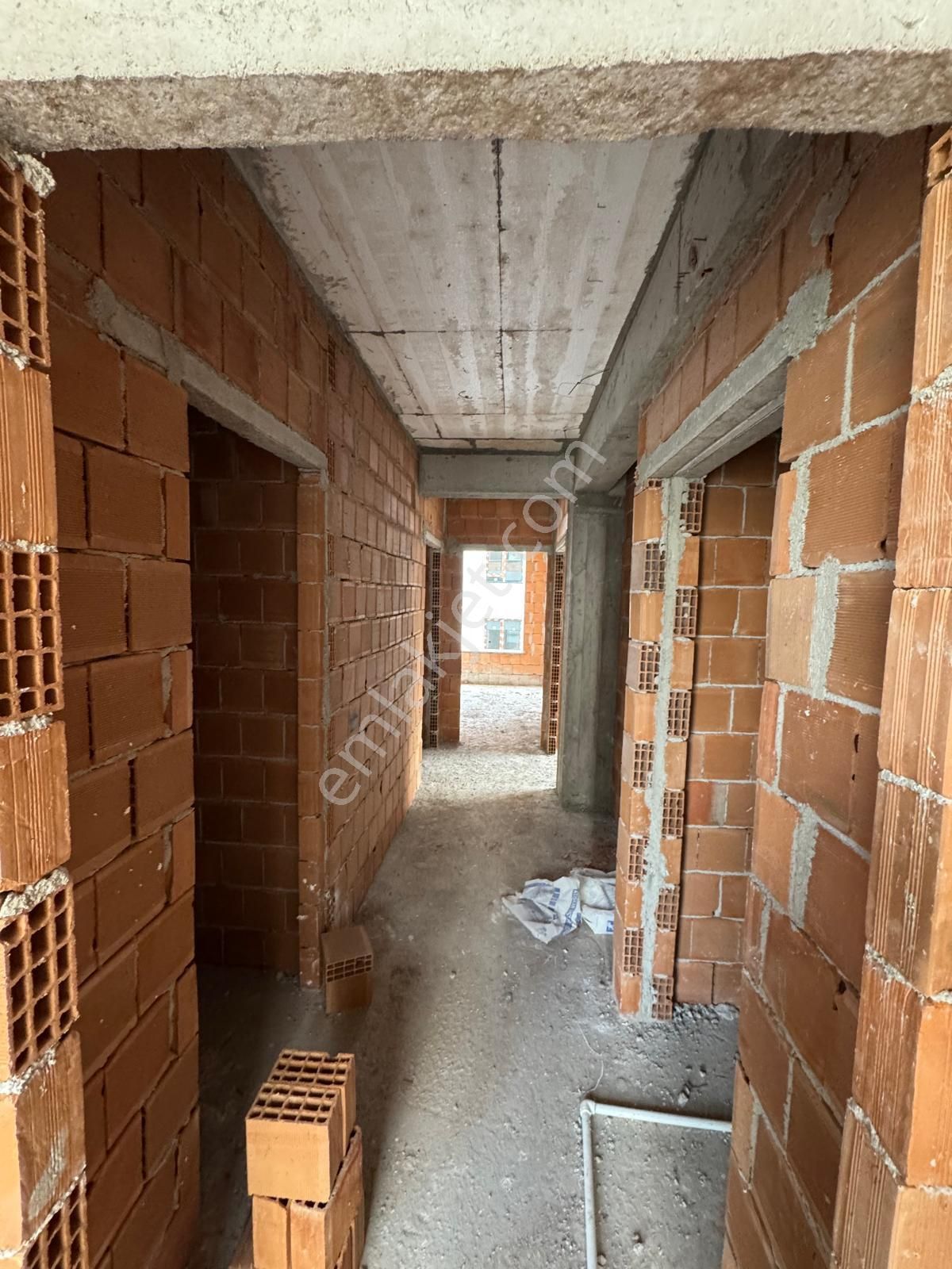 Elmas Emlaktan Albayrak Caddesi Yakını 2+1 - Görsel 5