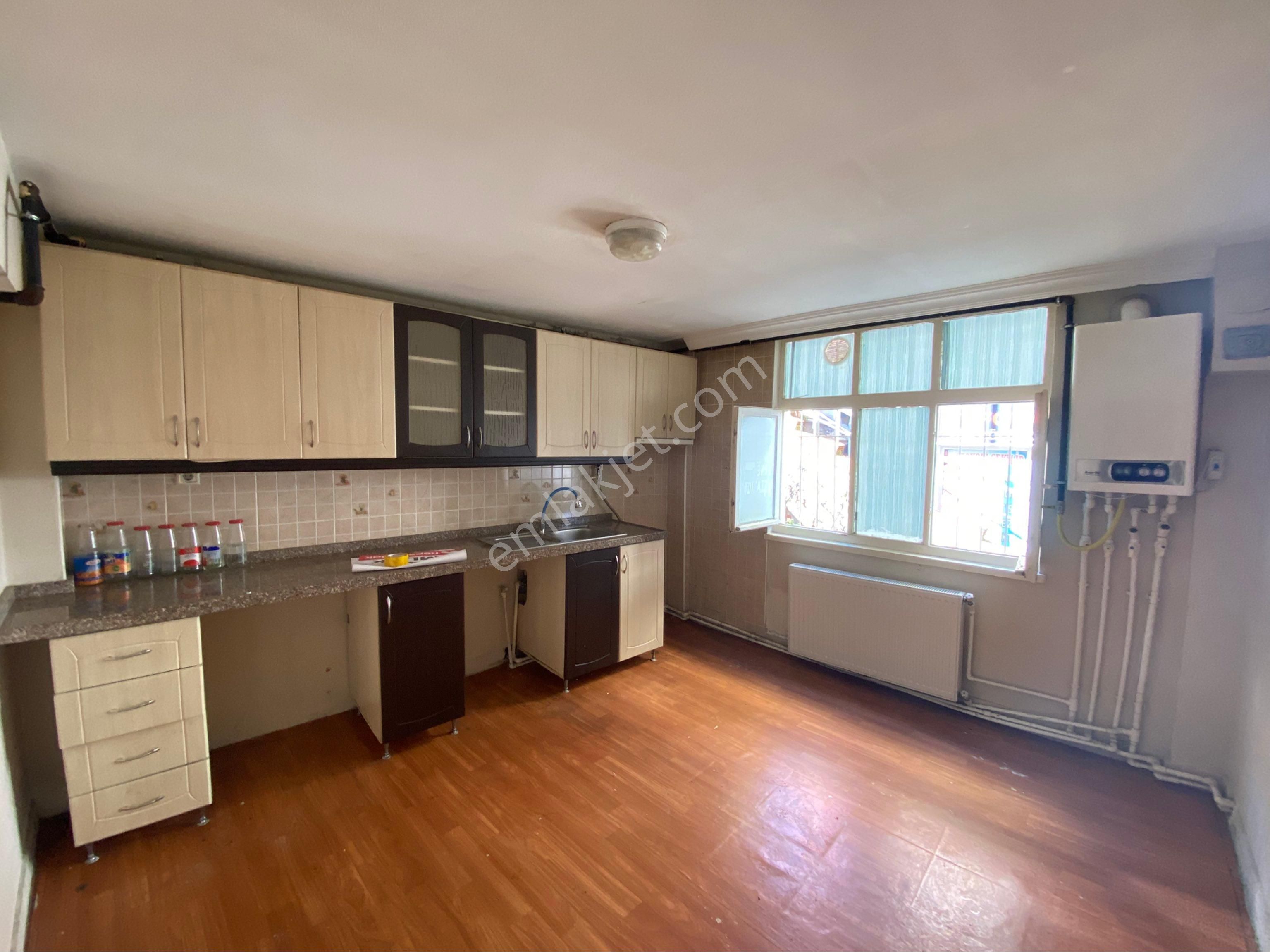 Yalı Gayrimenkulden Kalkınma Ana Cadde Üzerinde Kiralık 3+1 Daire