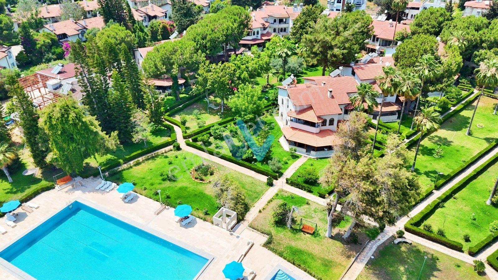 Win'den Gama'ya Komşu Denize Sıfır Site İçi Satılık 4+1 Villa - Görsel 30