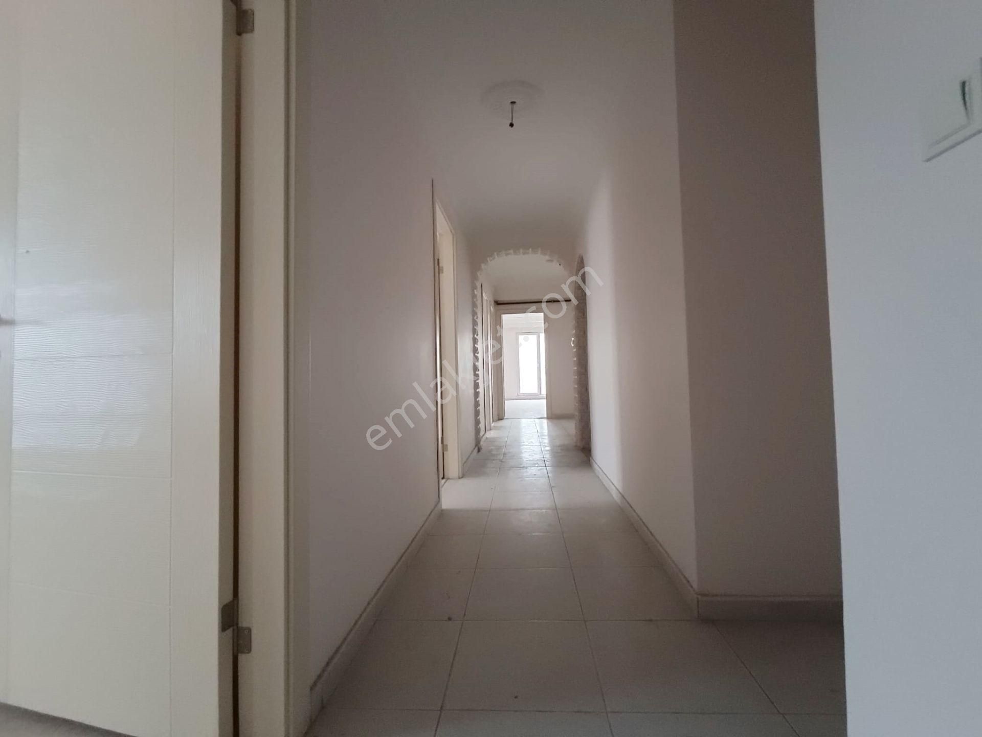 Kent'ten Şirinte'de Manzaralı Teras Balkonlu 3+1 Fırsat Daire - Görsel 11