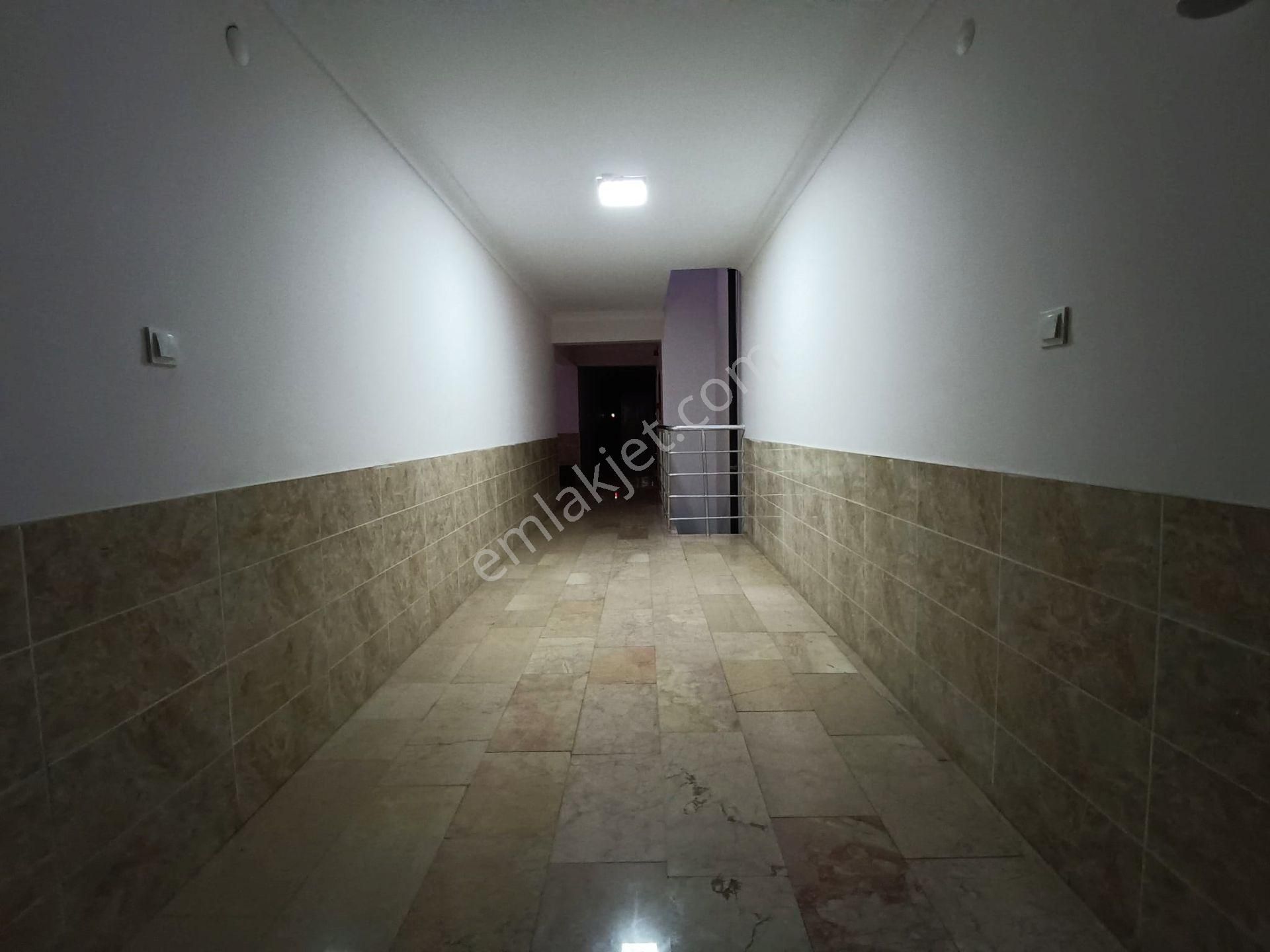 Kent'ten Şirinte'de Manzaralı Teras Balkonlu 3+1 Fırsat Daire - Görsel 25