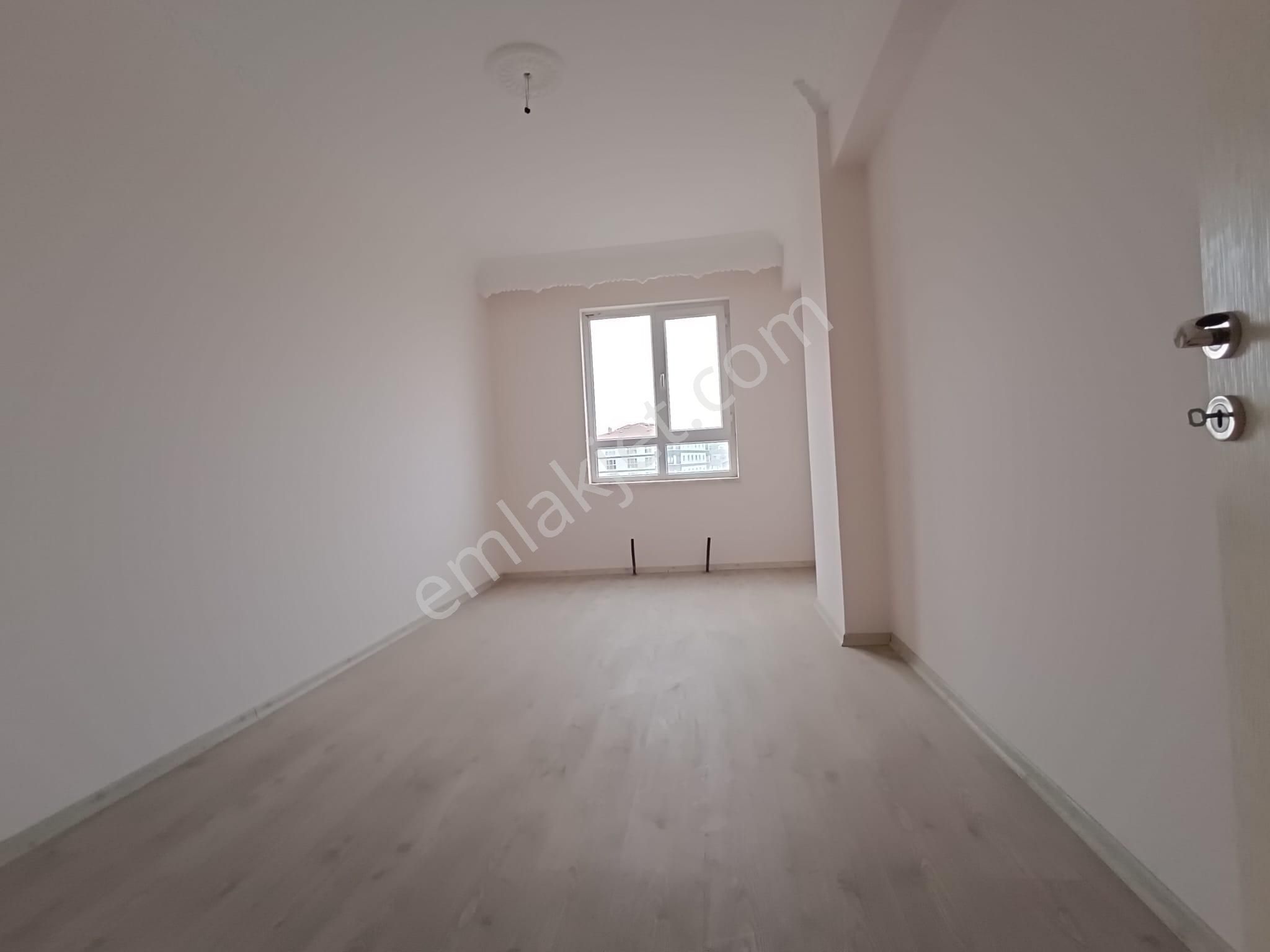 Kent'ten Şirinte'de Manzaralı Teras Balkonlu 3+1 Fırsat Daire - Görsel 12