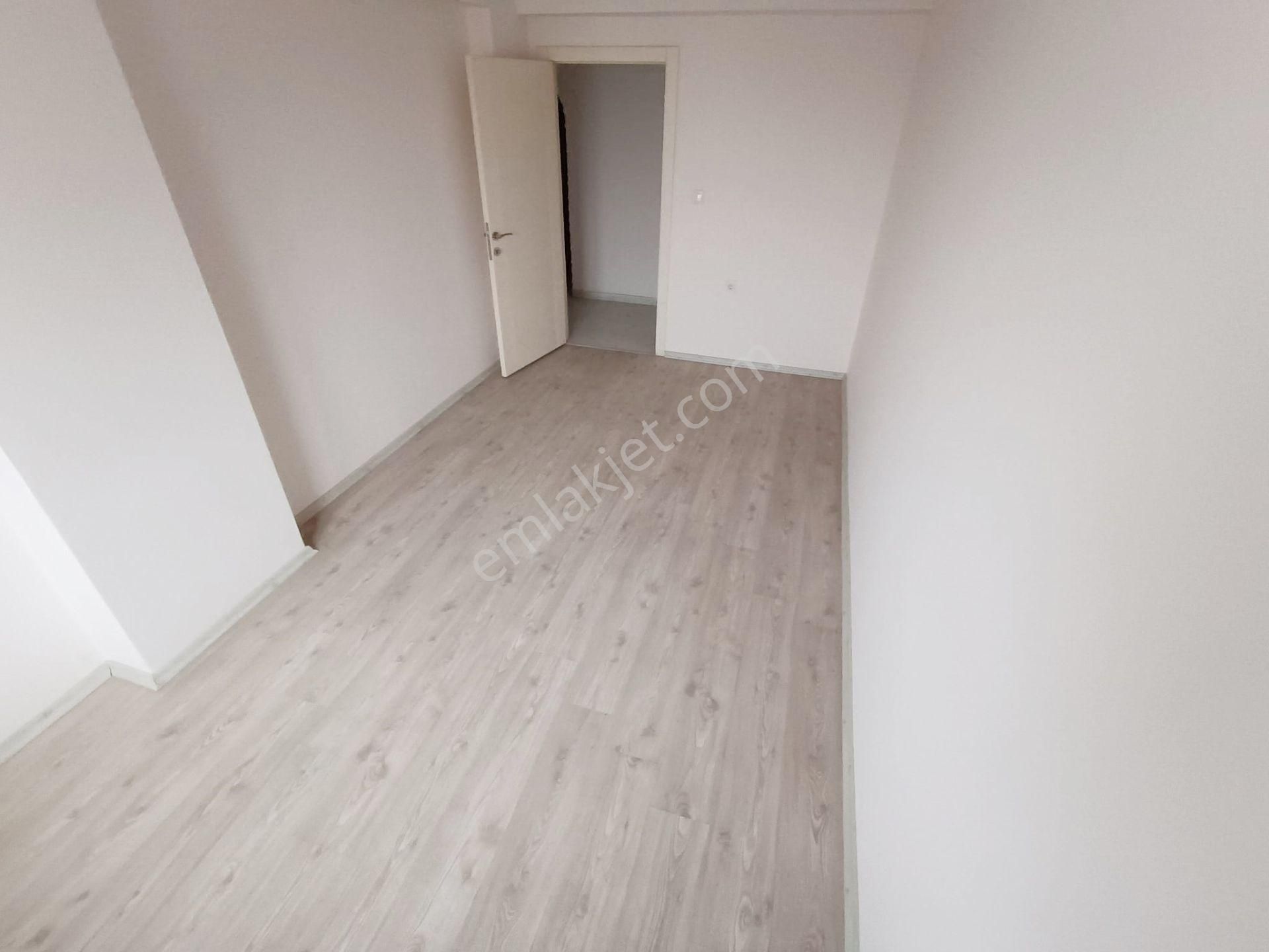 Kent'ten Şirinte'de Manzaralı Teras Balkonlu 3+1 Fırsat Daire - Görsel 9