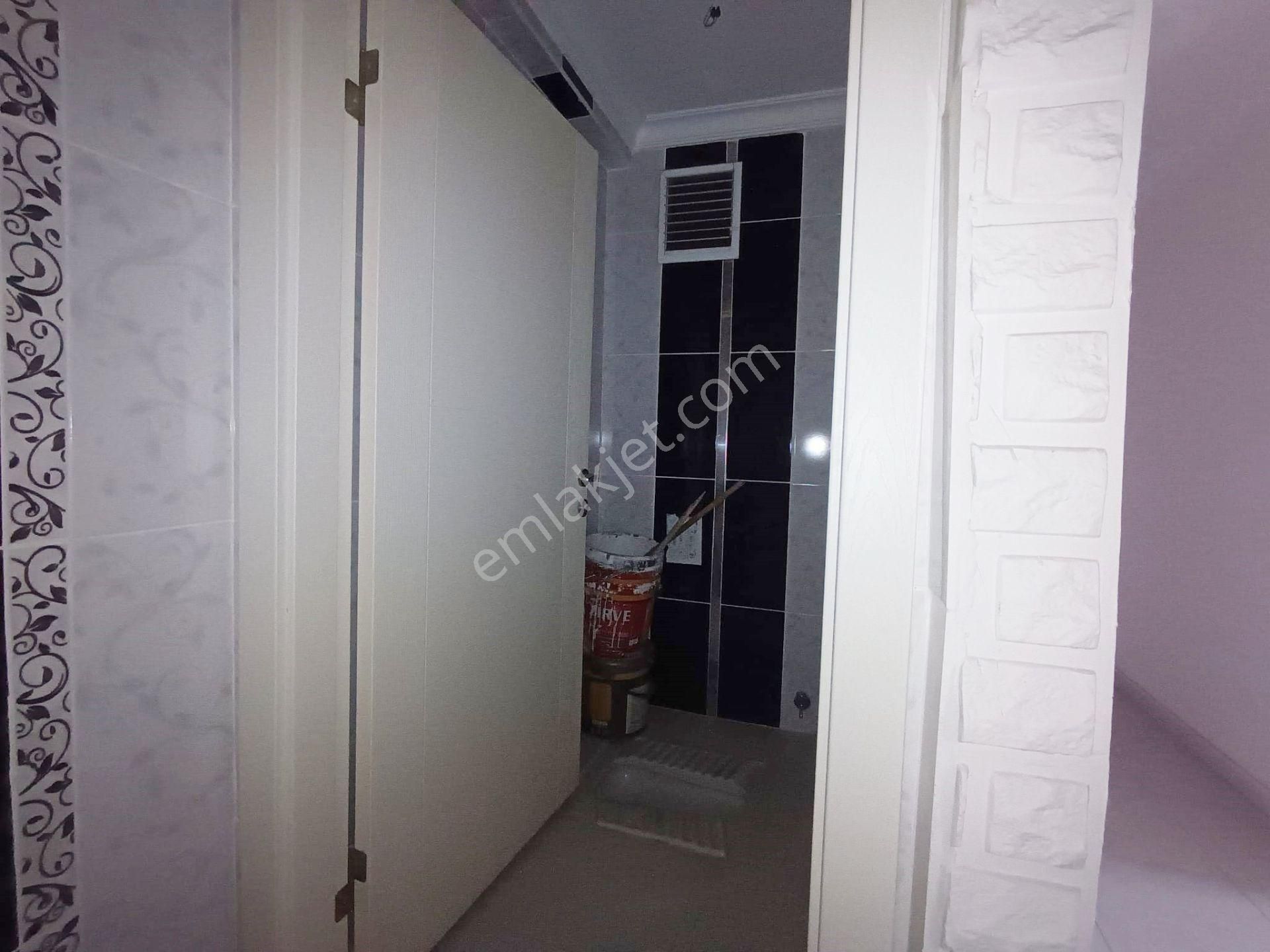 Kent'ten Şirinte'de Manzaralı Teras Balkonlu 3+1 Fırsat Daire - Görsel 24