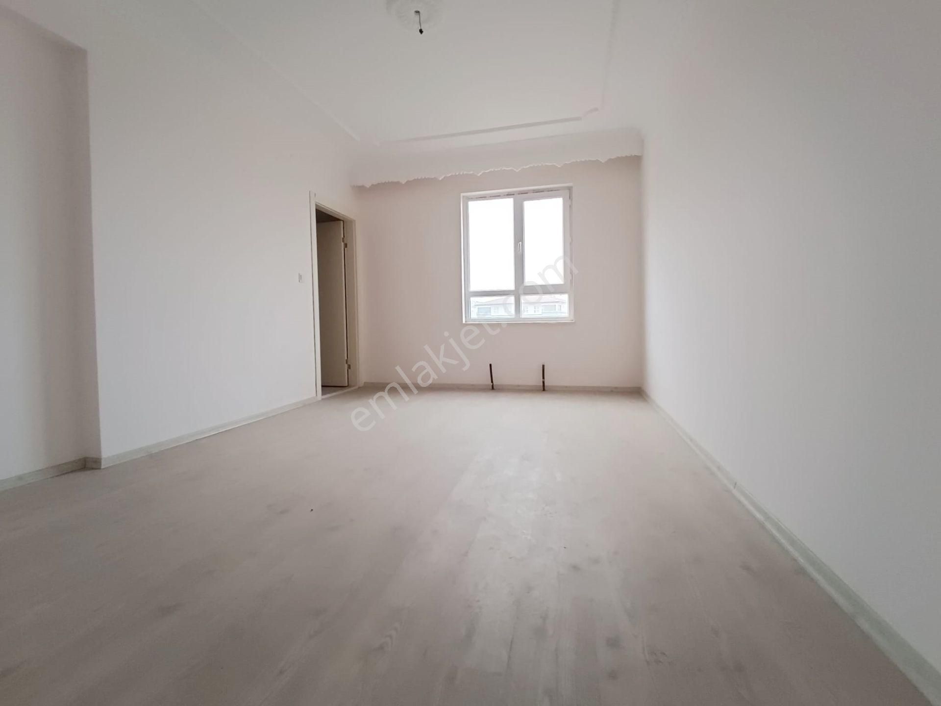 Kent'ten Şirinte'de Manzaralı Teras Balkonlu 3+1 Fırsat Daire - Görsel 3