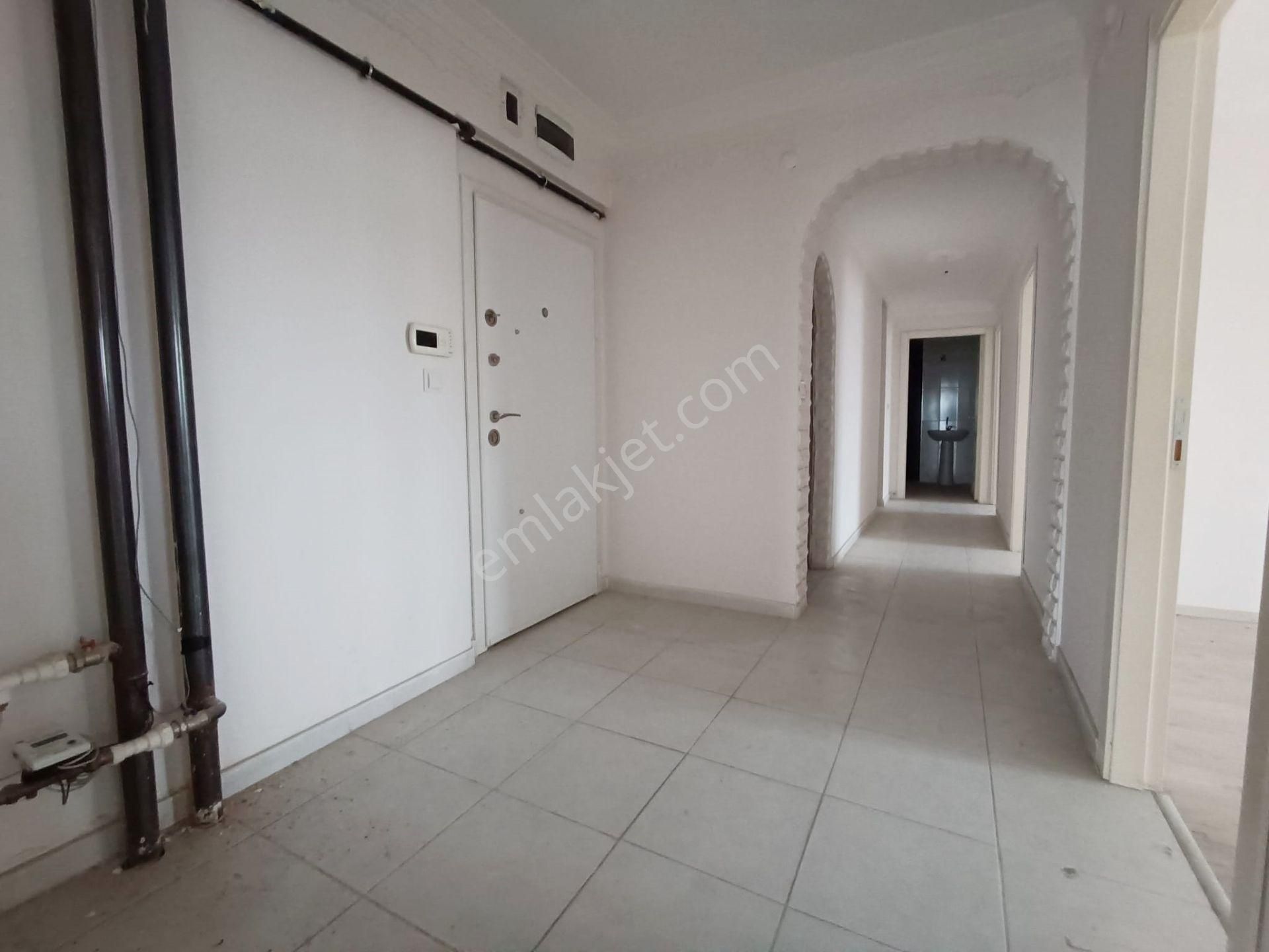 Kent'ten Şirinte'de Manzaralı Teras Balkonlu 3+1 Fırsat Daire - Görsel 7