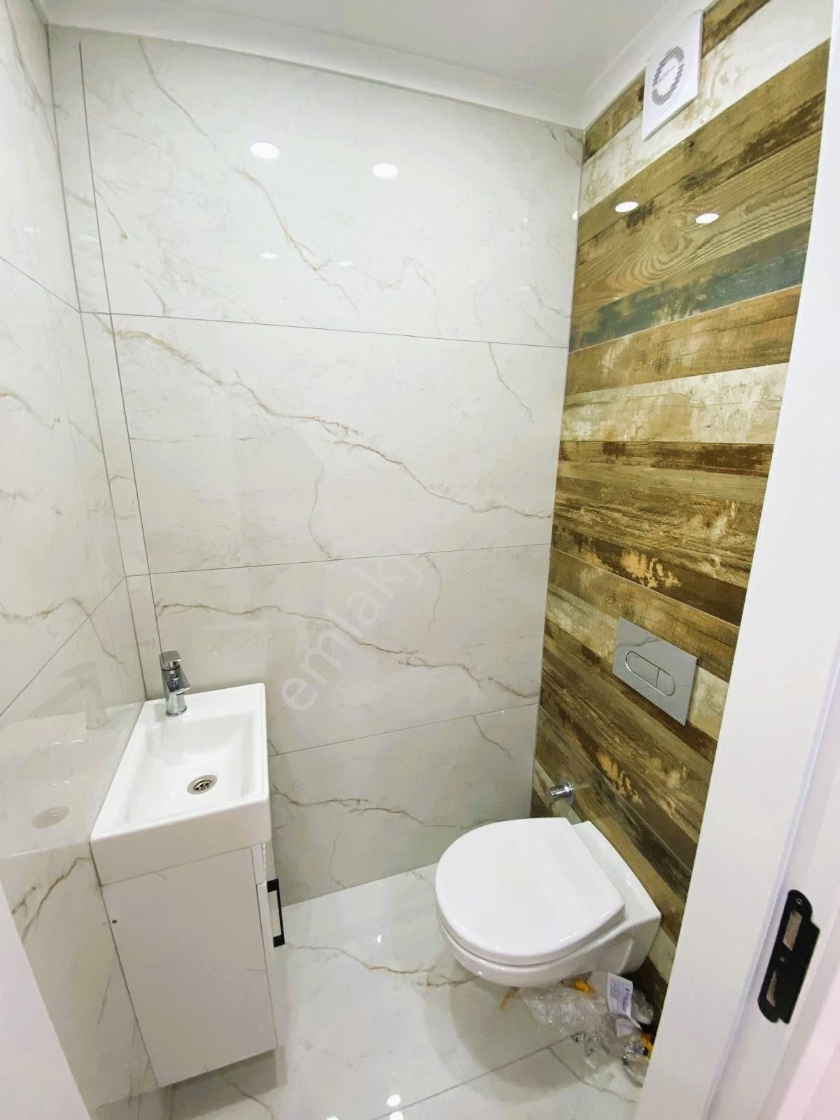 Süreyya Plajında Komple Yenilenmiş 110 M² 3+1 Daire - Görsel 14