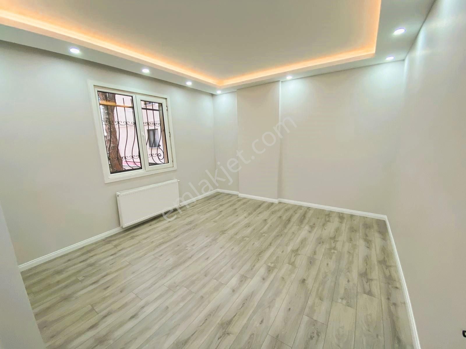 Süreyya Plajında Komple Yenilenmiş 110 M² 3+1 Daire - Görsel 12