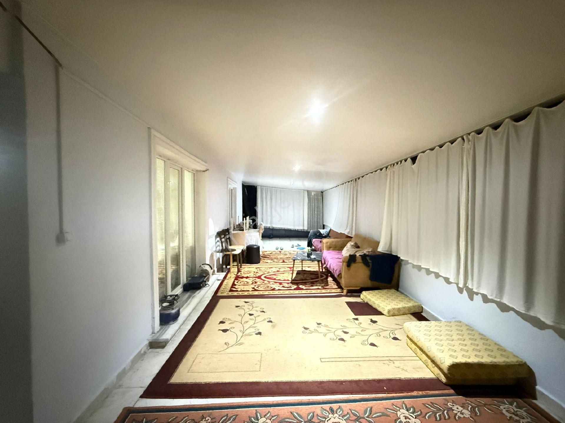 Tuşba Emlaktan Satılık İskanlı Kombili Ara Kat Çift Teraslı 3+1 - Görsel 9