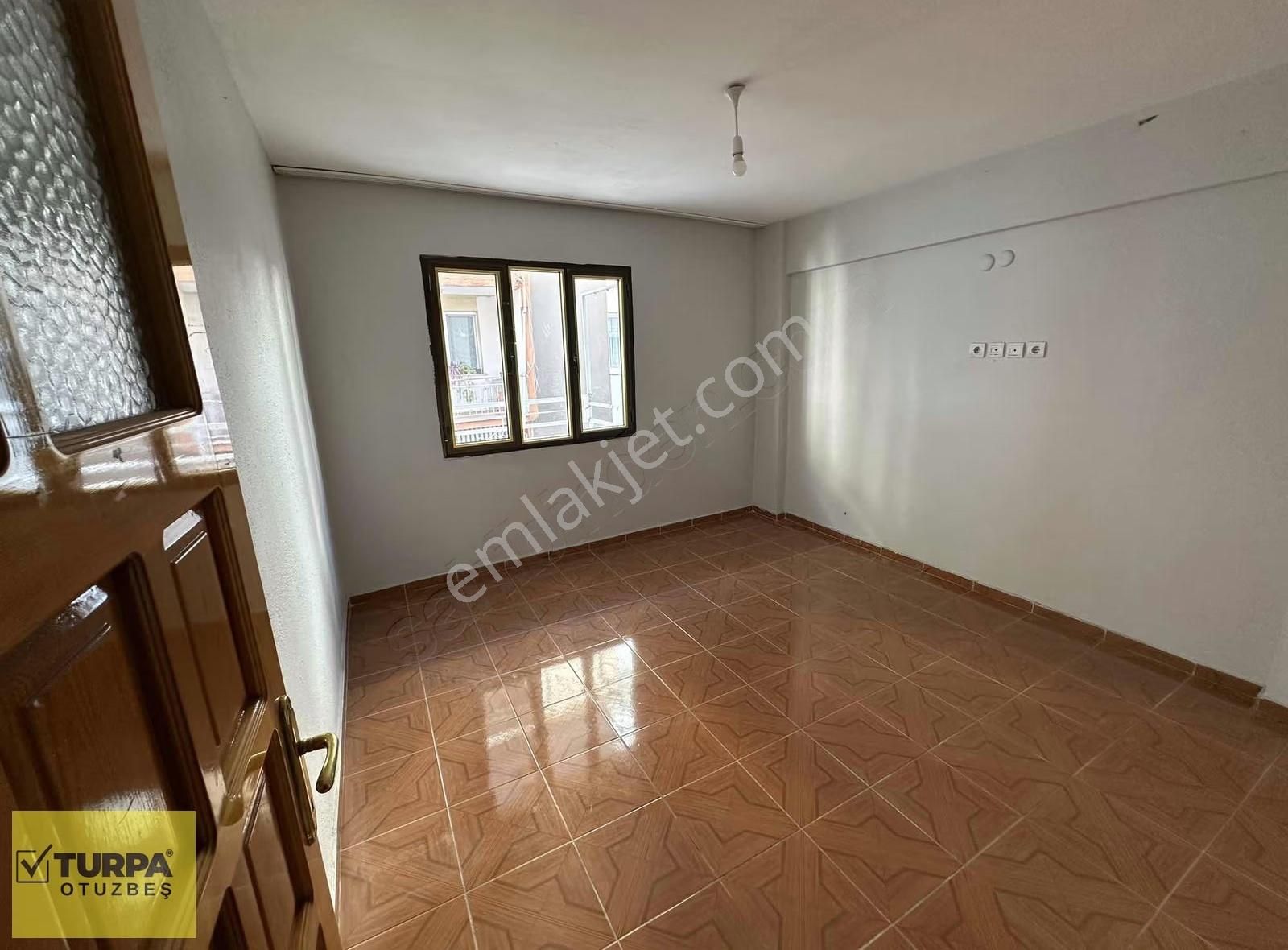 Turp Otuzbeş'ten İzmir Bornova Yeşilova Merkezi Kiralık Daire - Görsel 2