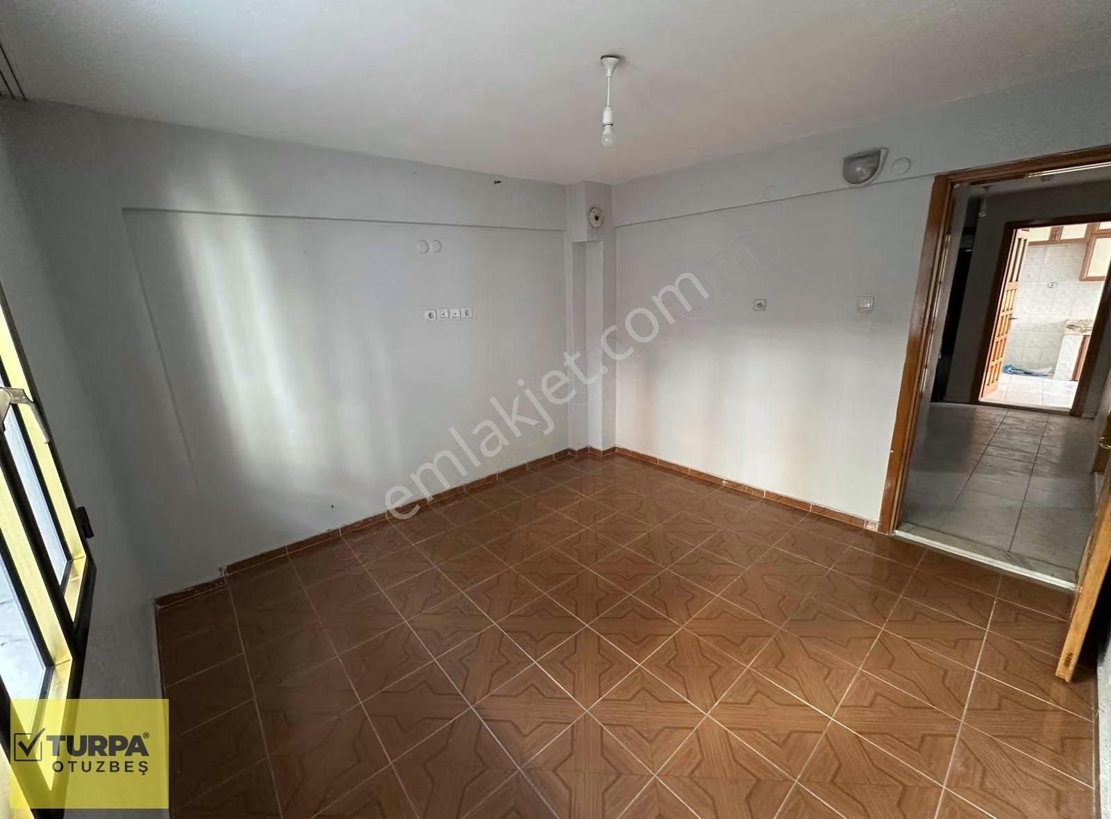 Turp Otuzbeş'ten İzmir Bornova Yeşilova Merkezi Kiralık Daire - Görsel 4