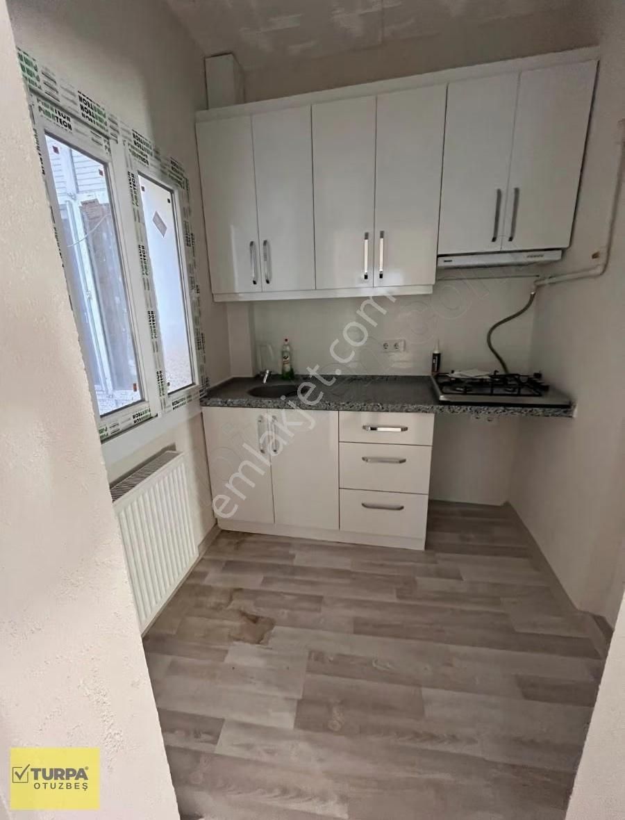 Turpa Otuzbeş'ten Atilla Mahallesinde 1+1 Tadilatlı Daire - Görsel 3