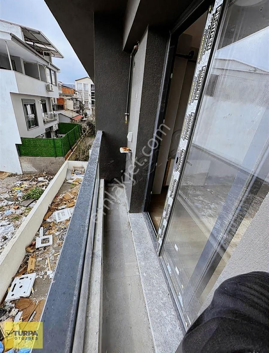 Turpa Otuzbeşten Gaziemirde Sıfır Lüks Aydınlık Kiralık Daire! - Görsel 15