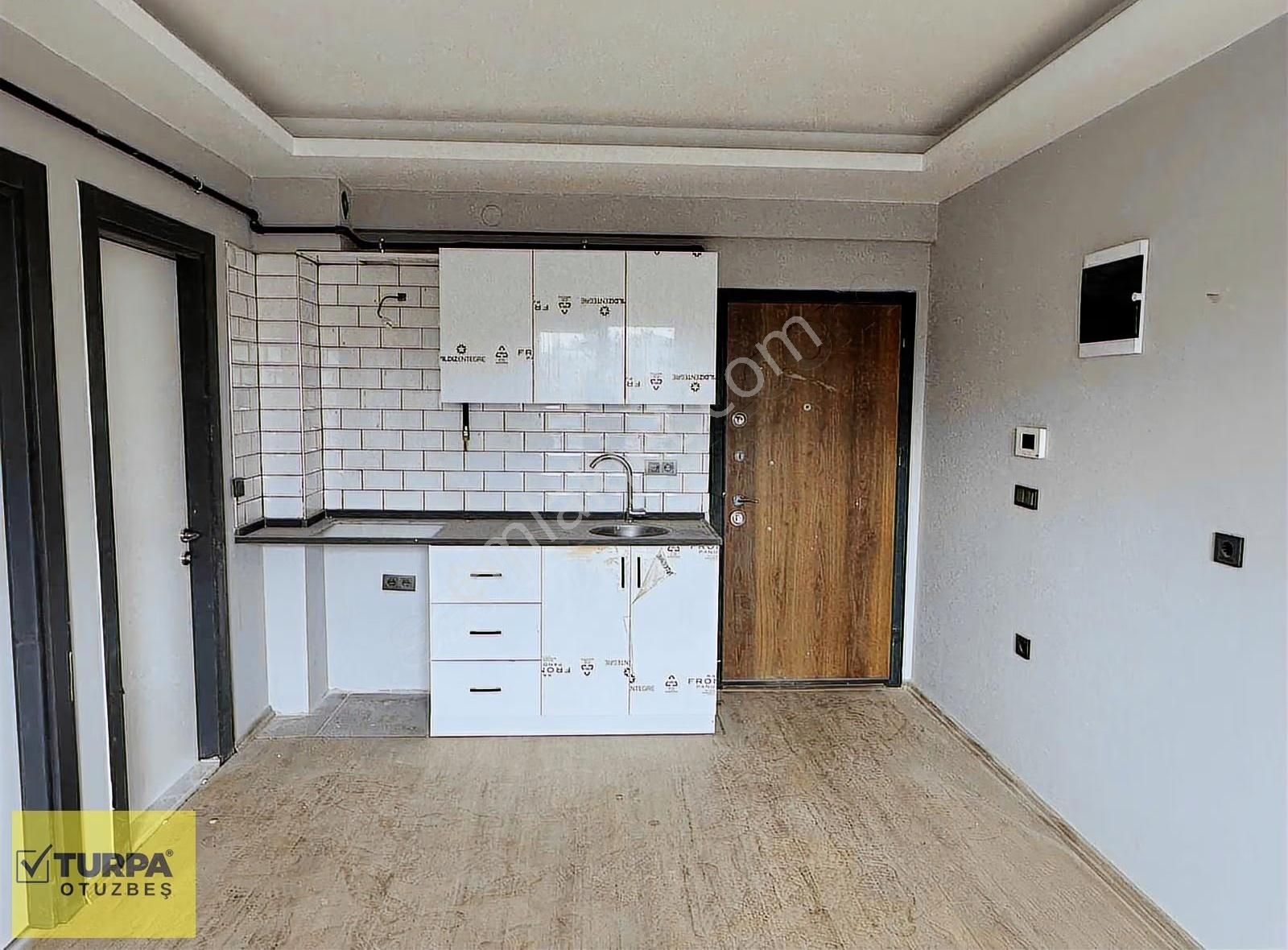 Turpa Otuzbeşten Gaziemirde Sıfır Lüks Aydınlık Kiralık Daire! - Görsel 14