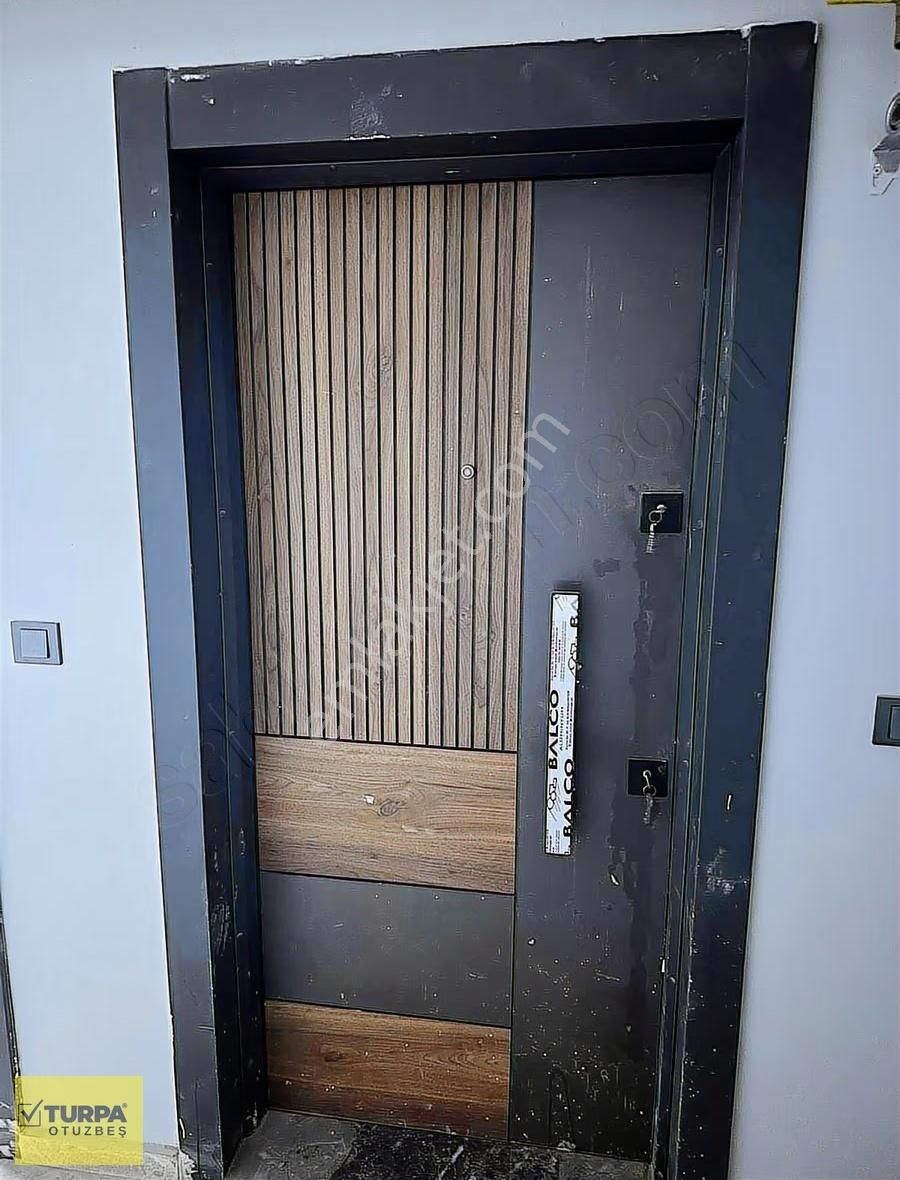 Turpa Otuzbeşten Gaziemirde Sıfır Lüks Aydınlık Kiralık Daire! - Görsel 2