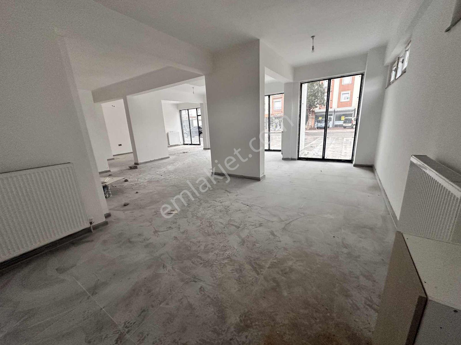 Bahçelievler Caddesi 300m² Kiralık Dükkan - Görsel 8