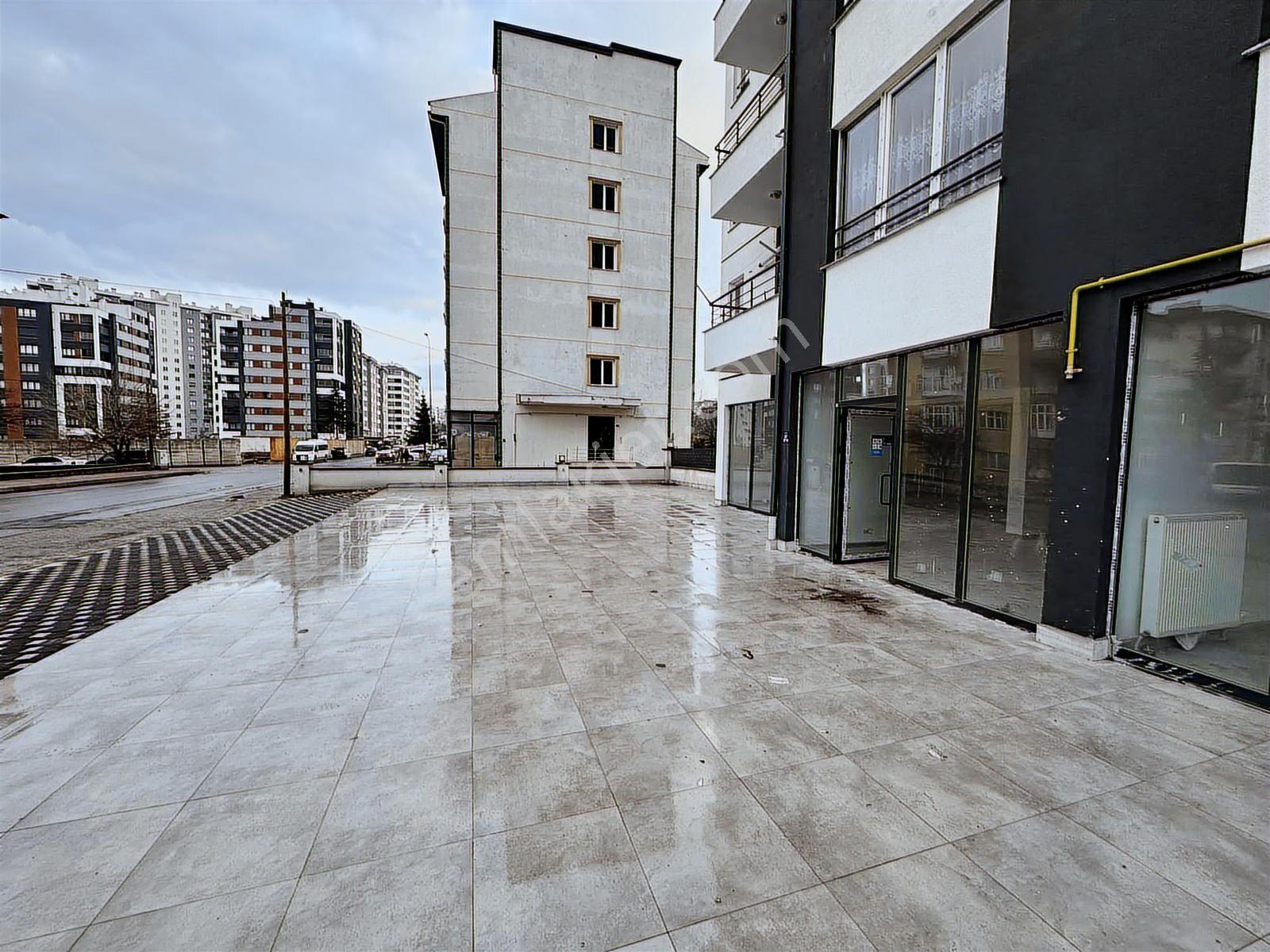 Bahçelievler Caddesi 300m² Kiralık Dükkan - Görsel 9