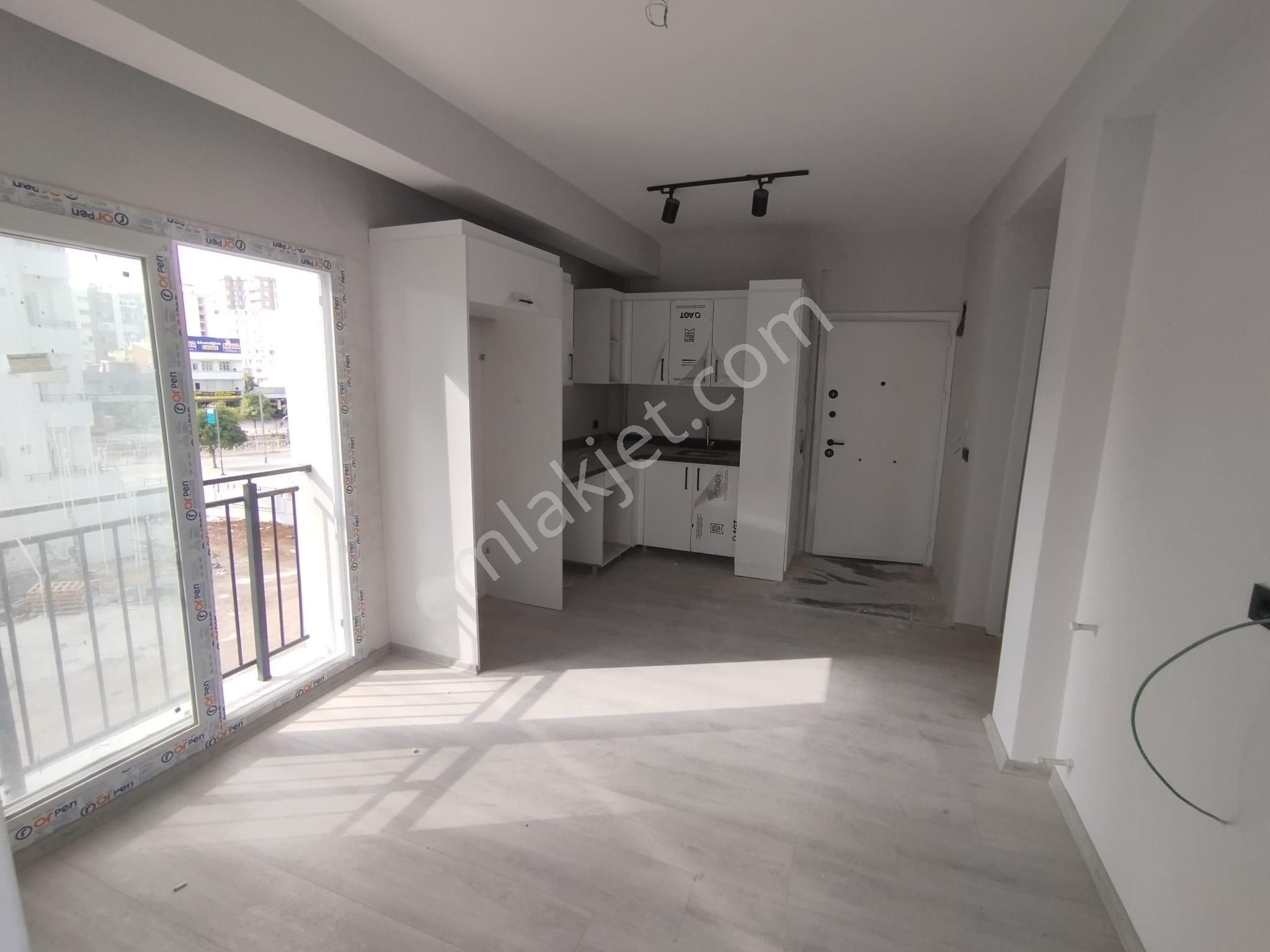 Mavi Bulvarda Sitede 2+1 Güney Doğu Kuzey Cephe Giyinme Odalı Ebeveyn Banyolu Sıfır Lüks Daire