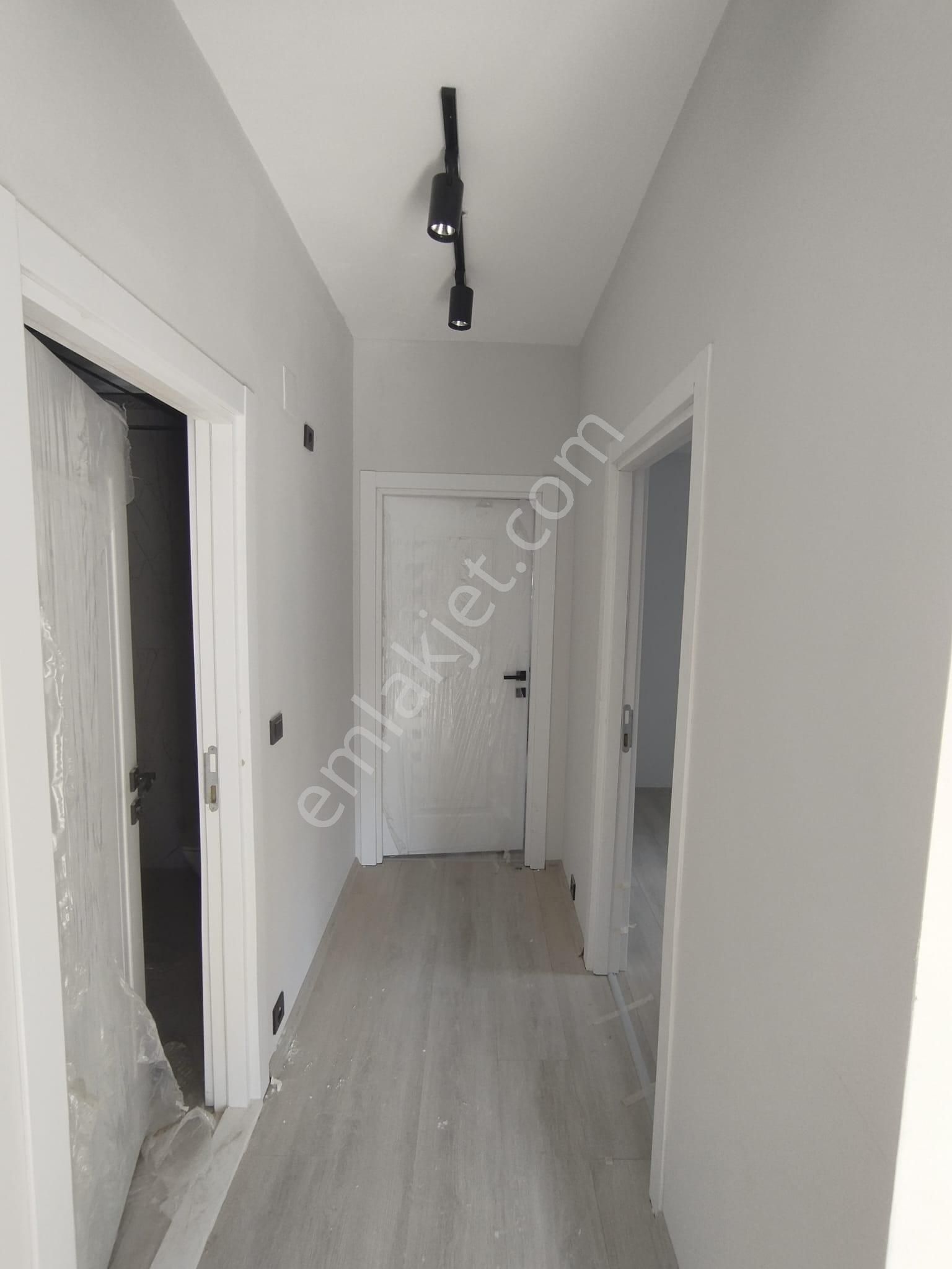 Mavi Bulvarda Sitede 2+1 Güney Doğu Kuzey Cephe Giyinme Odalı Ebeveyn Banyolu Sıfır Lüks Daire - Görsel 18