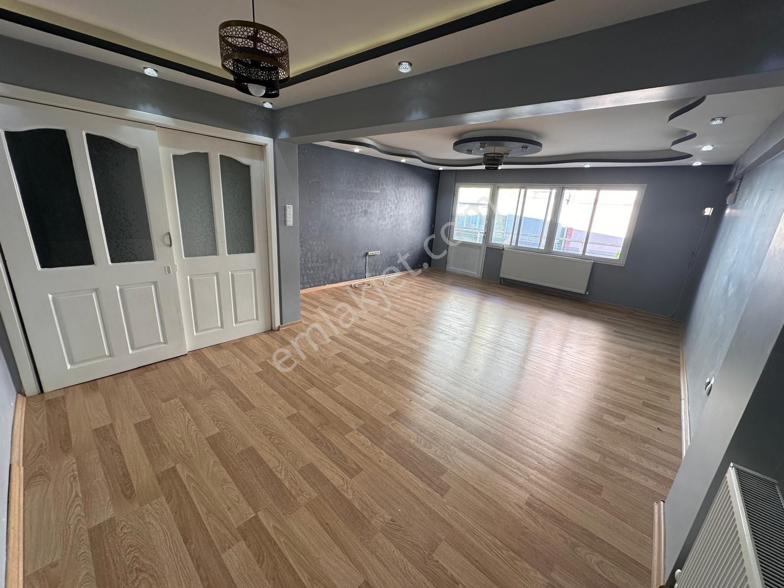 Polat Cad. Yeşilyurt Hastane Yakını 4+1 Doğalgazlı Çift Cephe İçi Bakımlı Çift Balkon Fırsat Daire