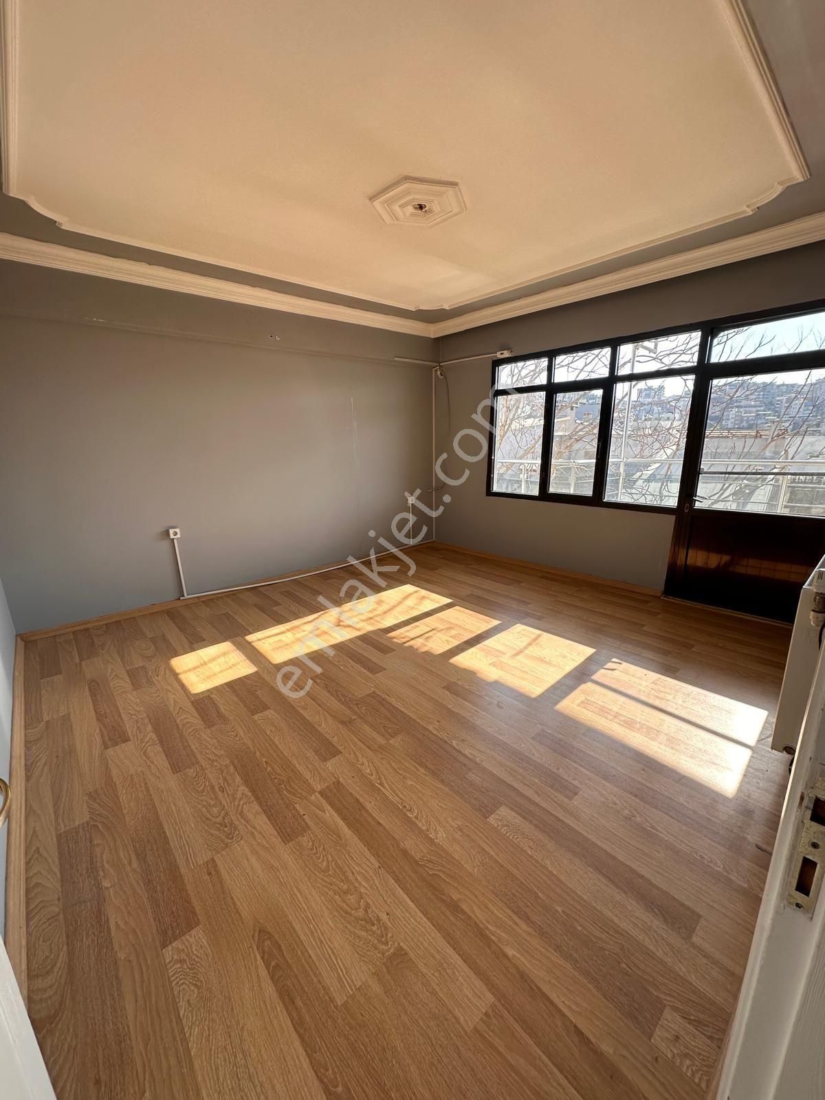 Polat Cad. Yeşilyurt Hastane Yakını 4+1 Doğalgazlı Çift Cephe İçi Bakımlı Çift Balkon Fırsat Daire - Görsel 27