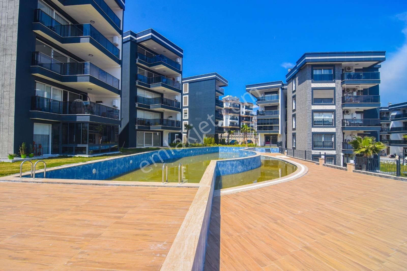 Kuşadası Garaj Arkası 2+1 Satılık Daire