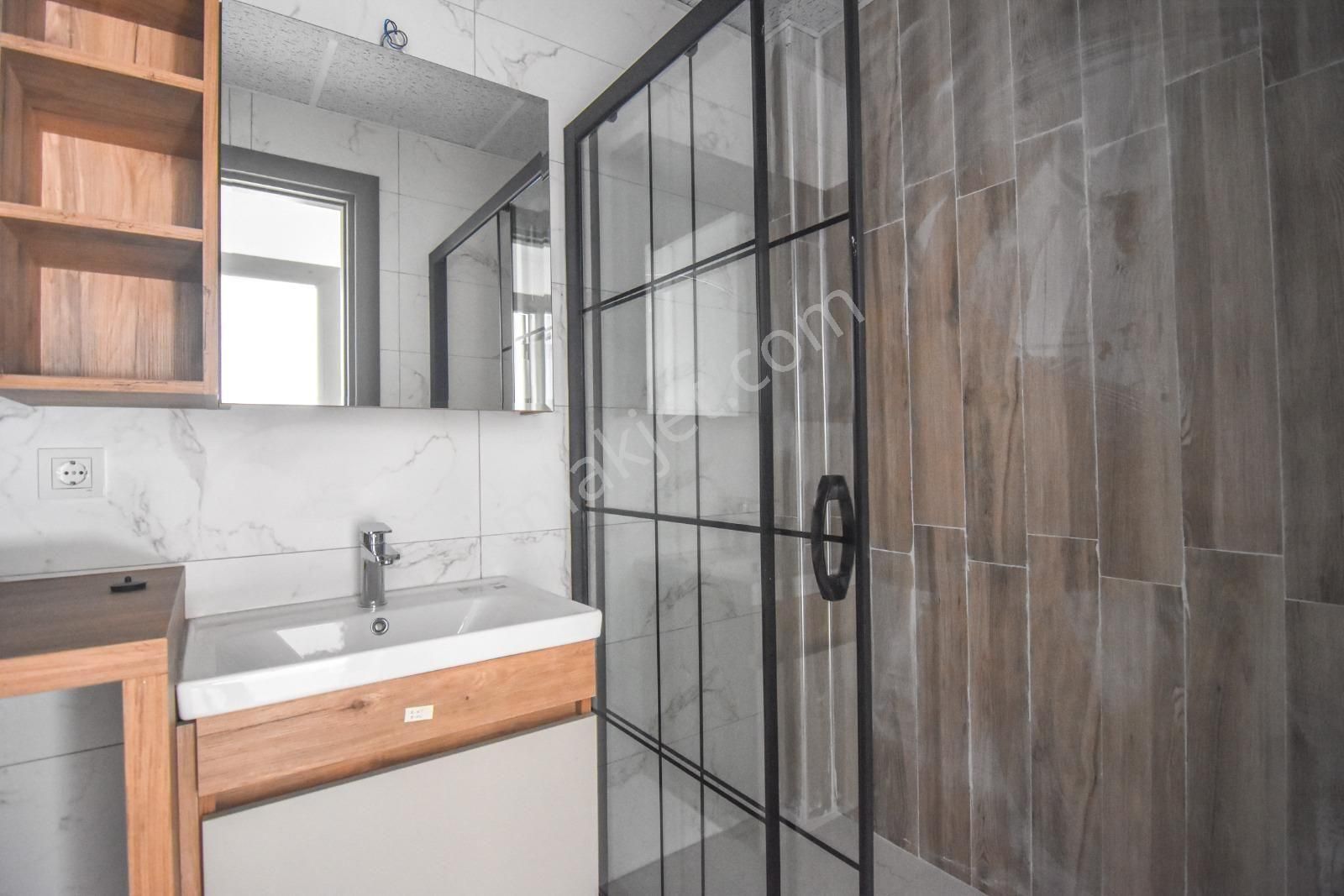 Kuşadası Garaj Arkası 2+1 Satılık Daire - Görsel 32