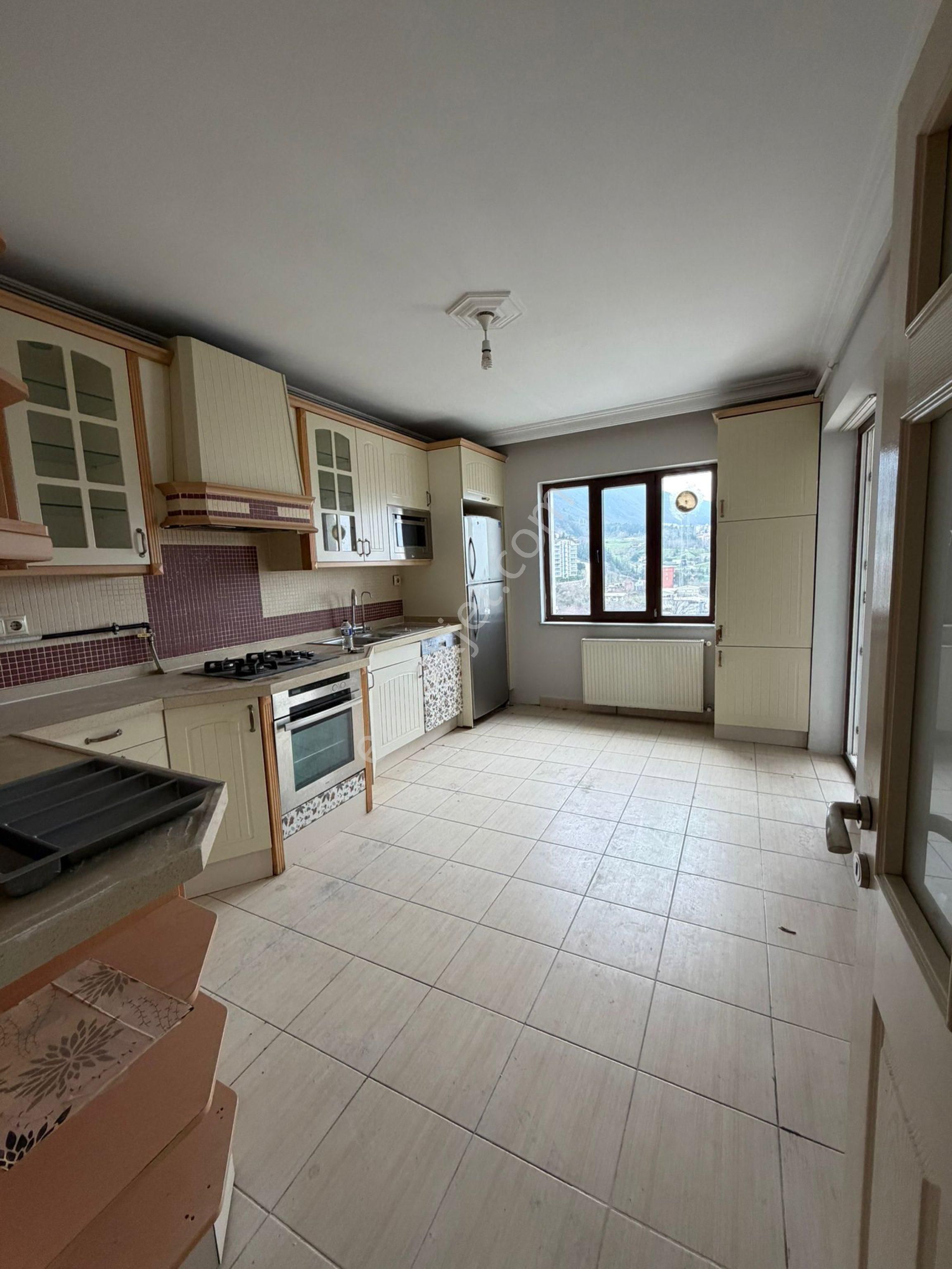 Bursa Yıldırım Bağlaraltı Mahallesi Kiralık 5+1 Dubleks - Görsel 2