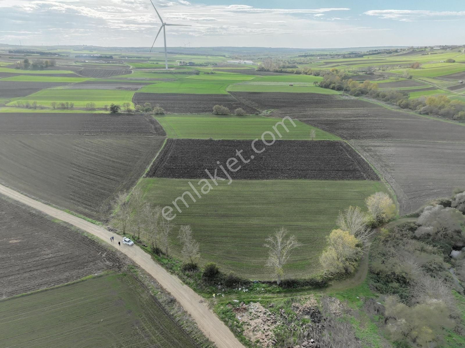 Silivri Fener Mahallesinde Mustakil Tek Tapu 9804 M2 Arsa - Görsel 2