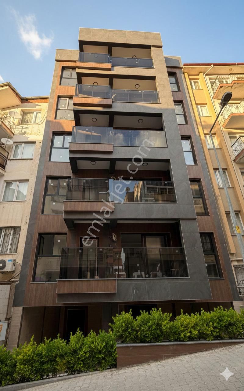 Kuşadası Ege Mahallesin De Marinaya Yakın Doğalgazlı 1+1 50m2 Sıfır Fırsat Daire..! - Görsel 3