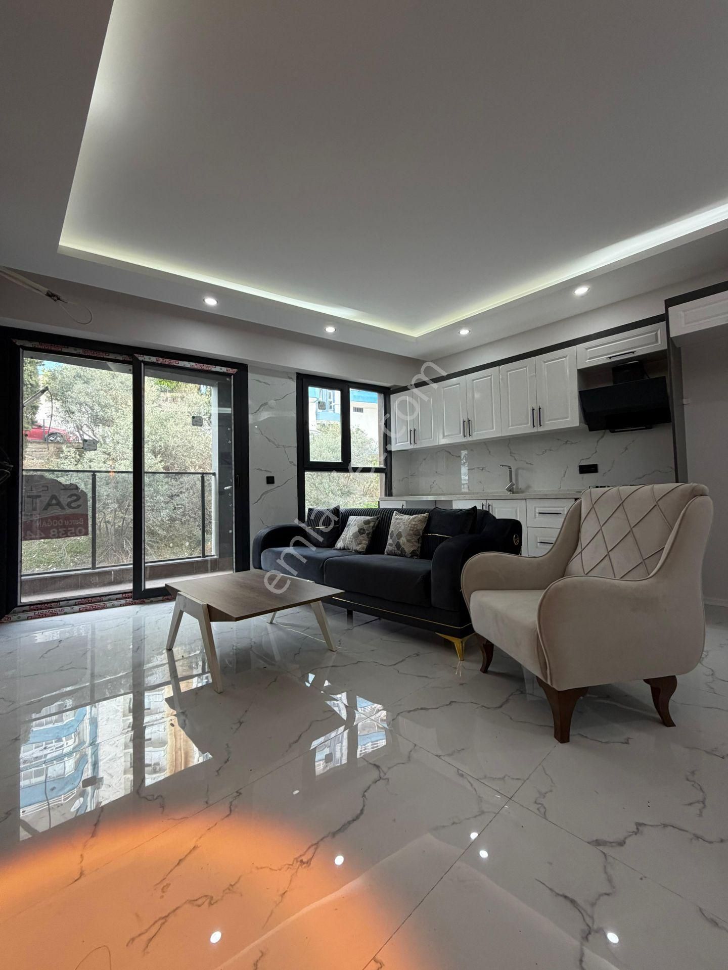 Kuşadası Ege Mahallesin De Marinaya Yakın Doğalgazlı 1+1 50m2 Sıfır Fırsat Daire..! - Görsel 2