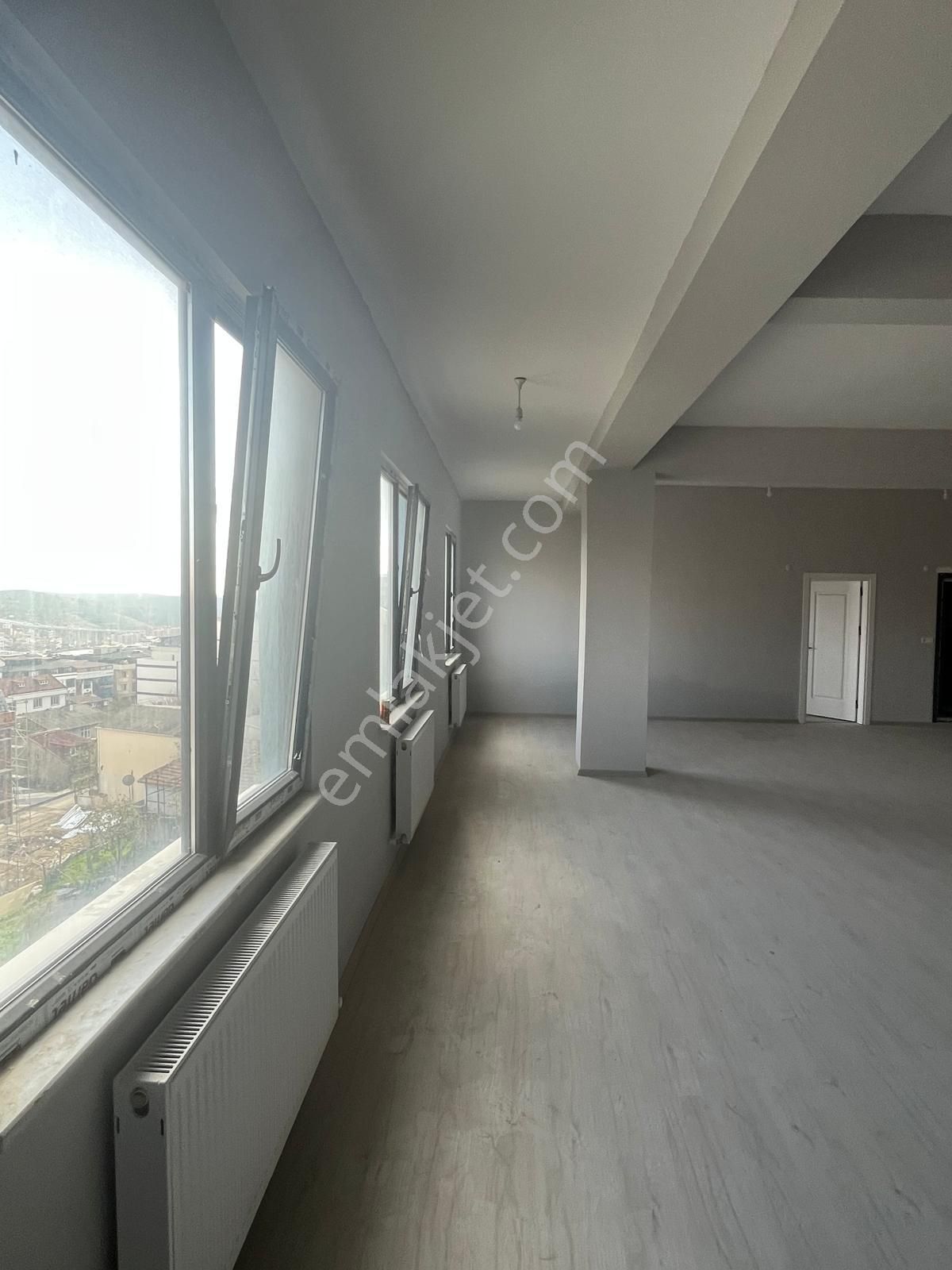 Arnavutköy Caddede Kiralık Ofis - Görsel 4