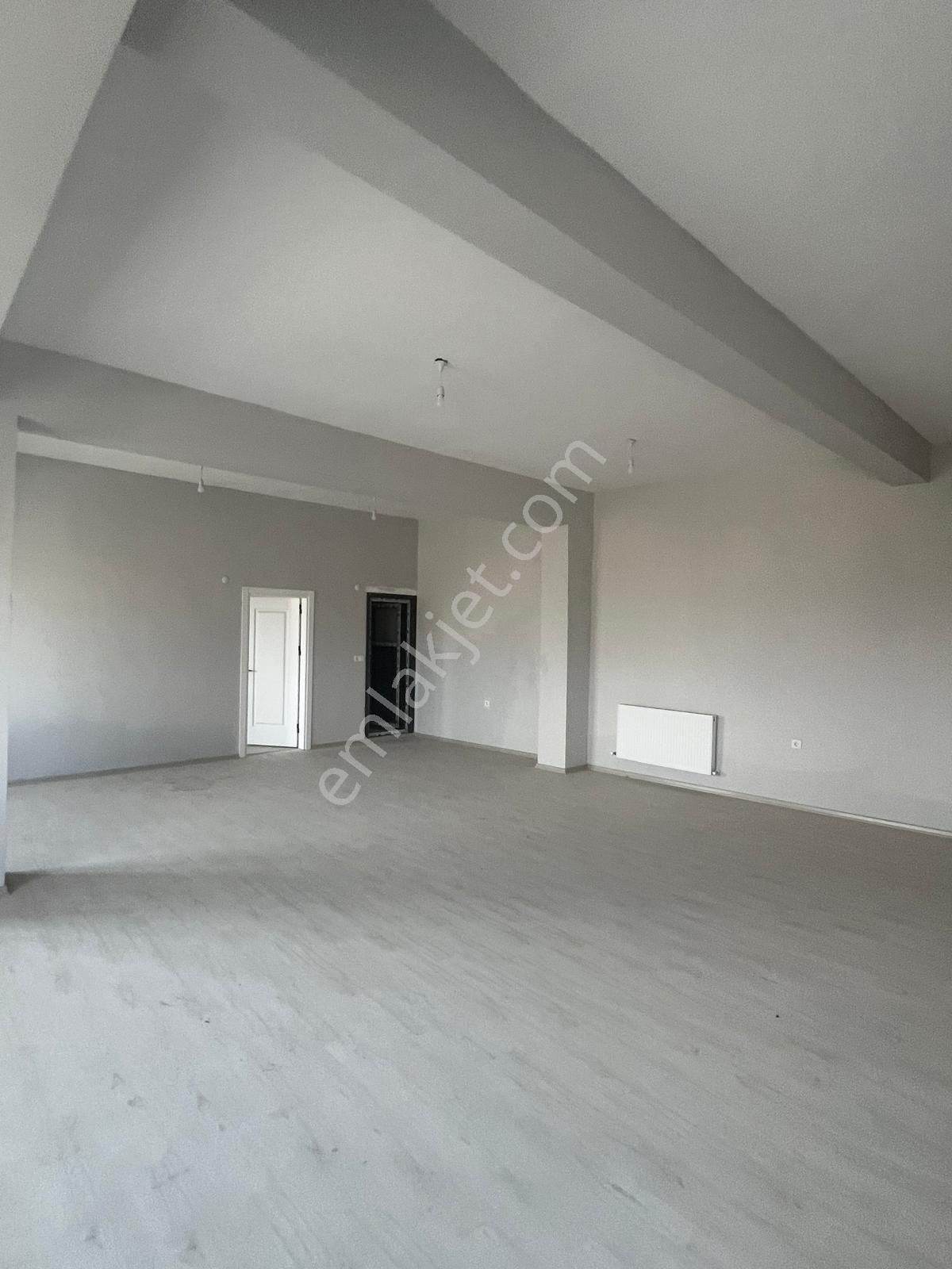 Arnavutköy Caddede Kiralık Ofis - Görsel 7