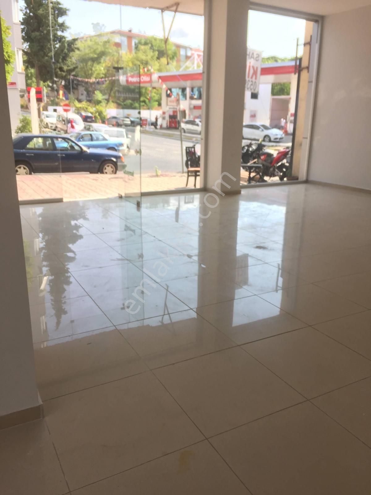 Maltepe'nin En İşlek Noktasında Köşe Başı Satılık Dükkan - Görsel 10