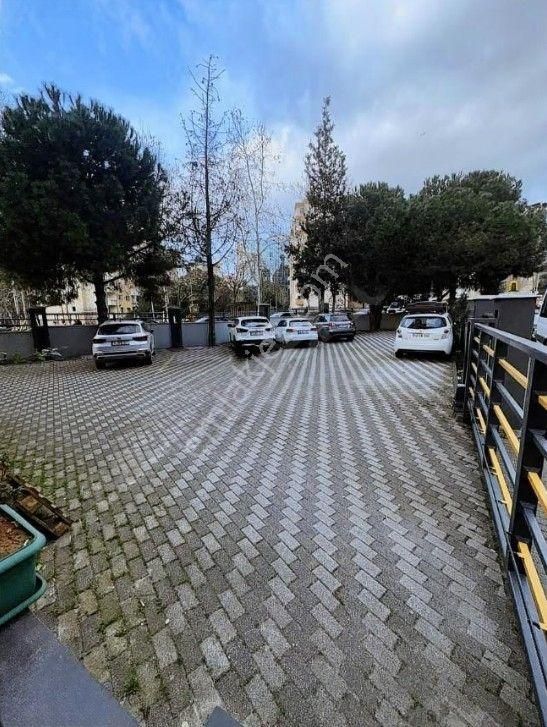 Kadiköy Şenesenevlerde Central Hastanesi Yakını 3+1 İskanlı Mükemmel Dairea - Görsel 14