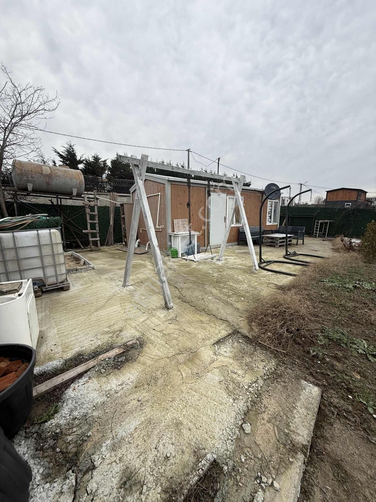 Karaburun Da Konteyner Ve Bahçesi Olan Deniz Manzaralı Arsa - Görsel 4