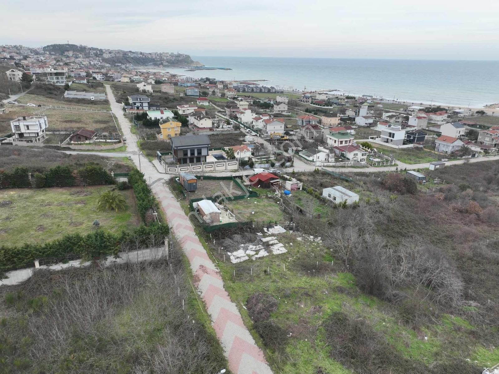 Karaburun Da Konteyner Ve Bahçesi Olan Deniz Manzaralı Arsa - Görsel 8